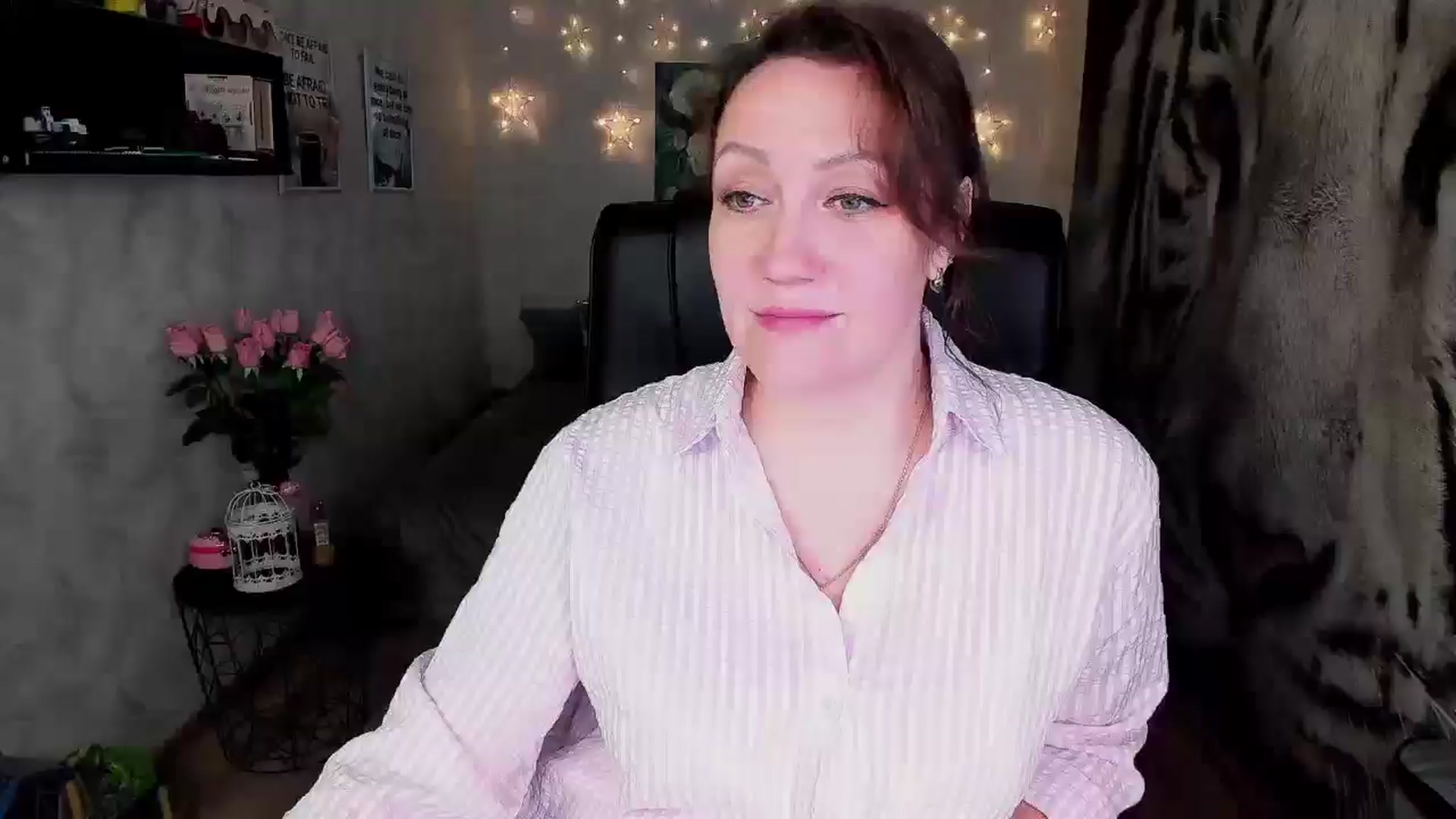Gallery image thumbnail from AnkaSweet's myfreecams stream on, 06/25/2025, 21:44 image 11 of 20