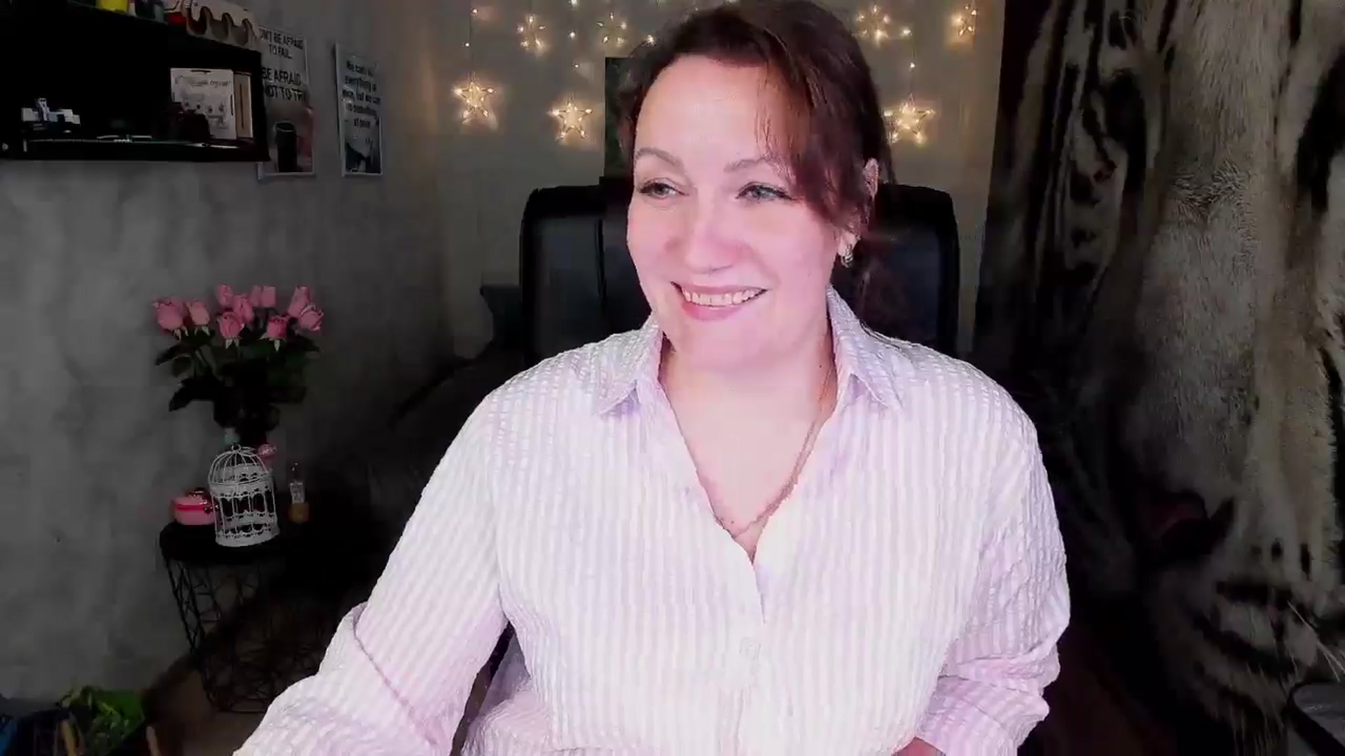 Gallery image thumbnail from AnkaSweet's myfreecams stream on, 06/25/2025, 21:44 image 12 of 20