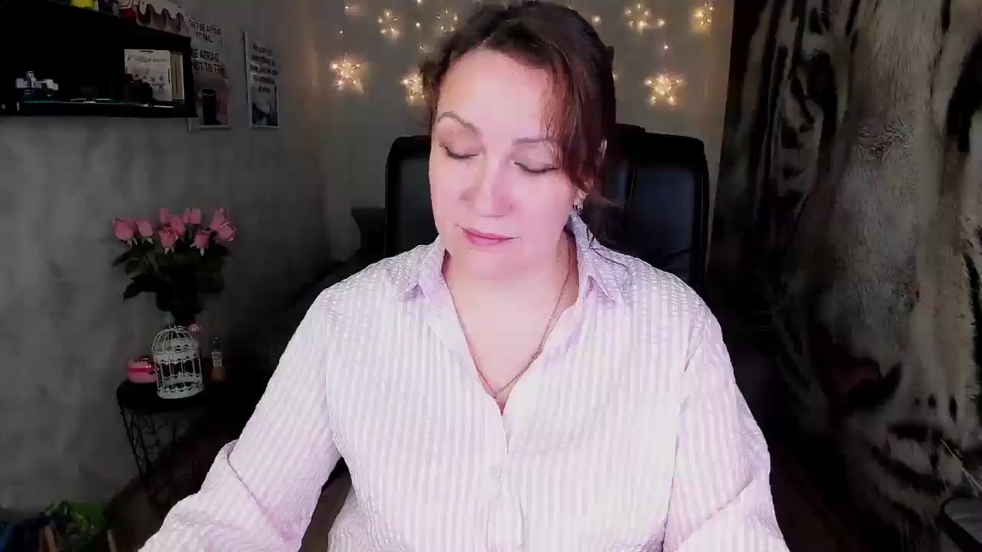 Gallery image thumbnail from AnkaSweet's myfreecams stream on, 06/25/2025, 21:44 image 18 of 20