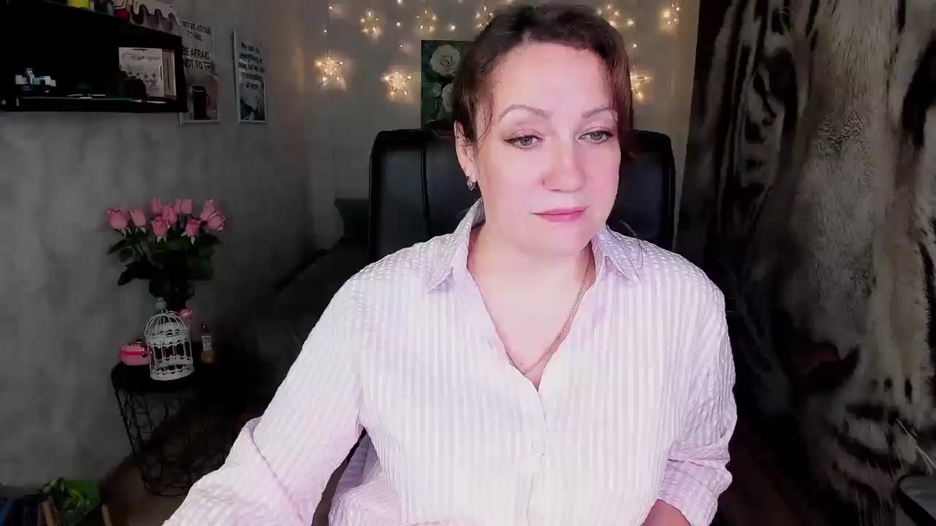 Gallery image thumbnail from AnkaSweet's myfreecams stream on, 06/25/2025, 21:44 image 14 of 20