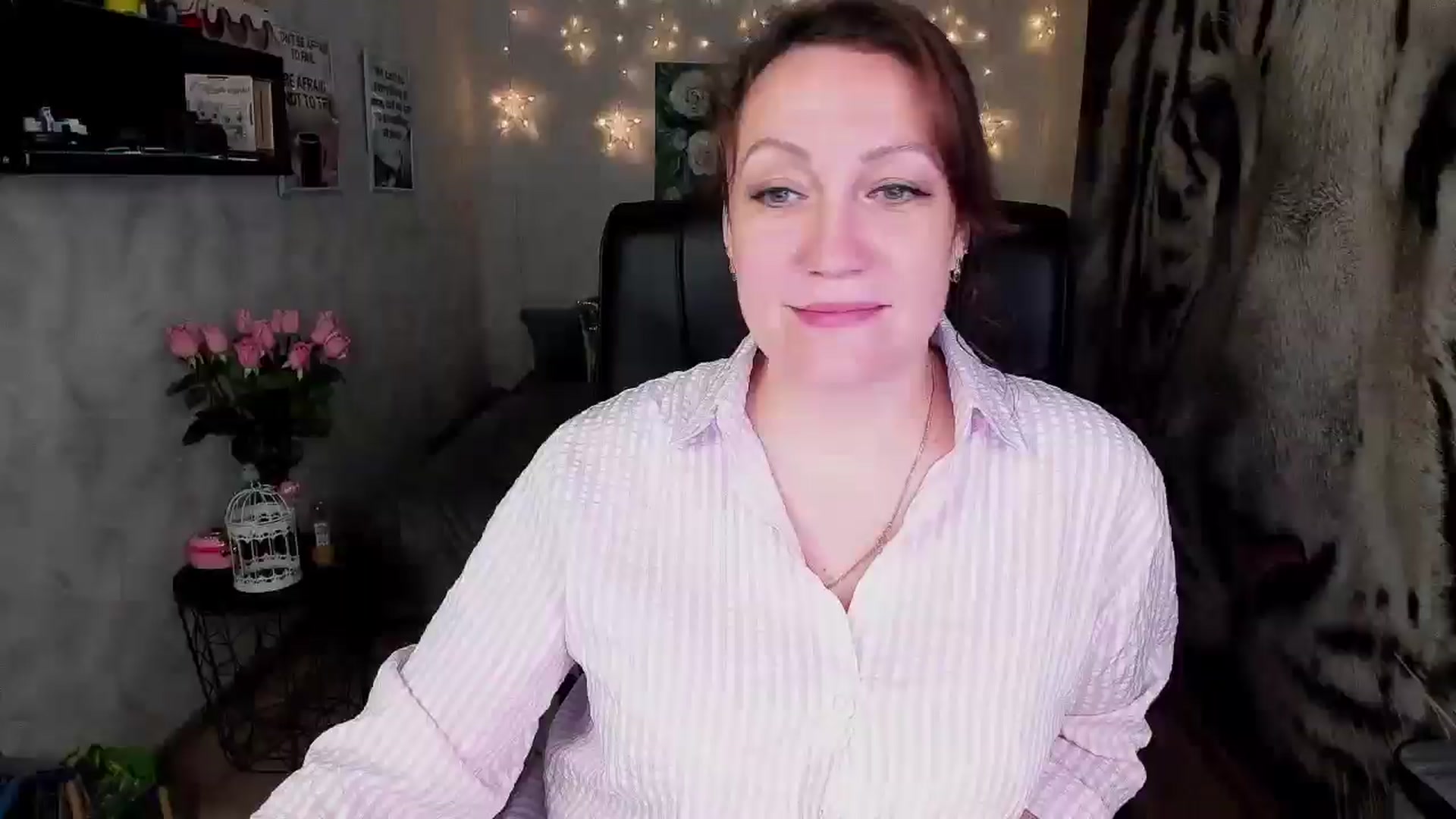 Gallery image thumbnail from AnkaSweet's myfreecams stream on, 06/25/2025, 22:04 image 4 of 20