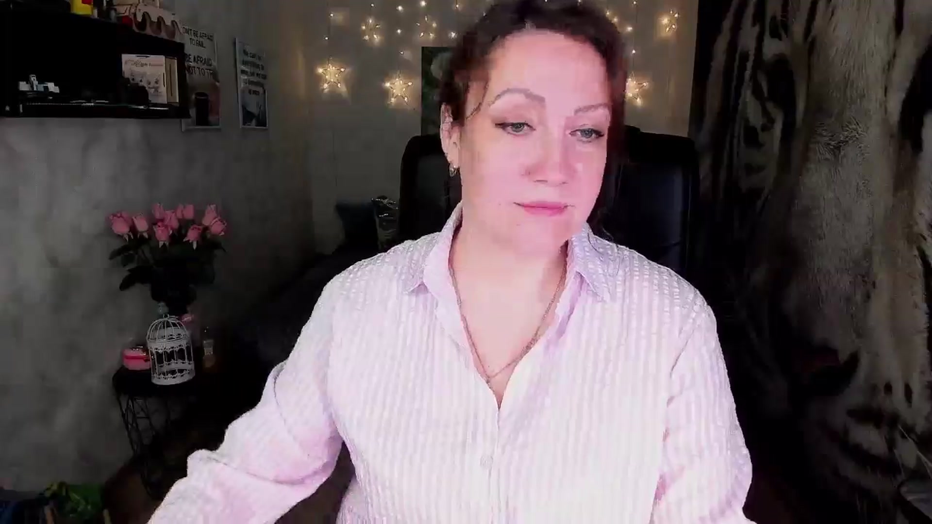 Gallery image thumbnail from AnkaSweet's myfreecams stream on, 06/25/2025, 22:04 image 15 of 20