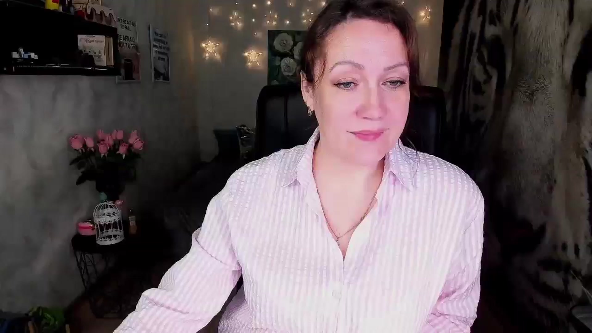Gallery image thumbnail from AnkaSweet's myfreecams stream on, 06/25/2025, 22:04 image 7 of 20