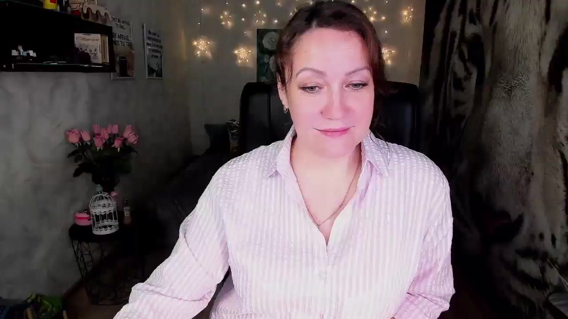 Gallery image thumbnail from AnkaSweet's myfreecams stream on, 06/25/2025, 22:04 image 13 of 20