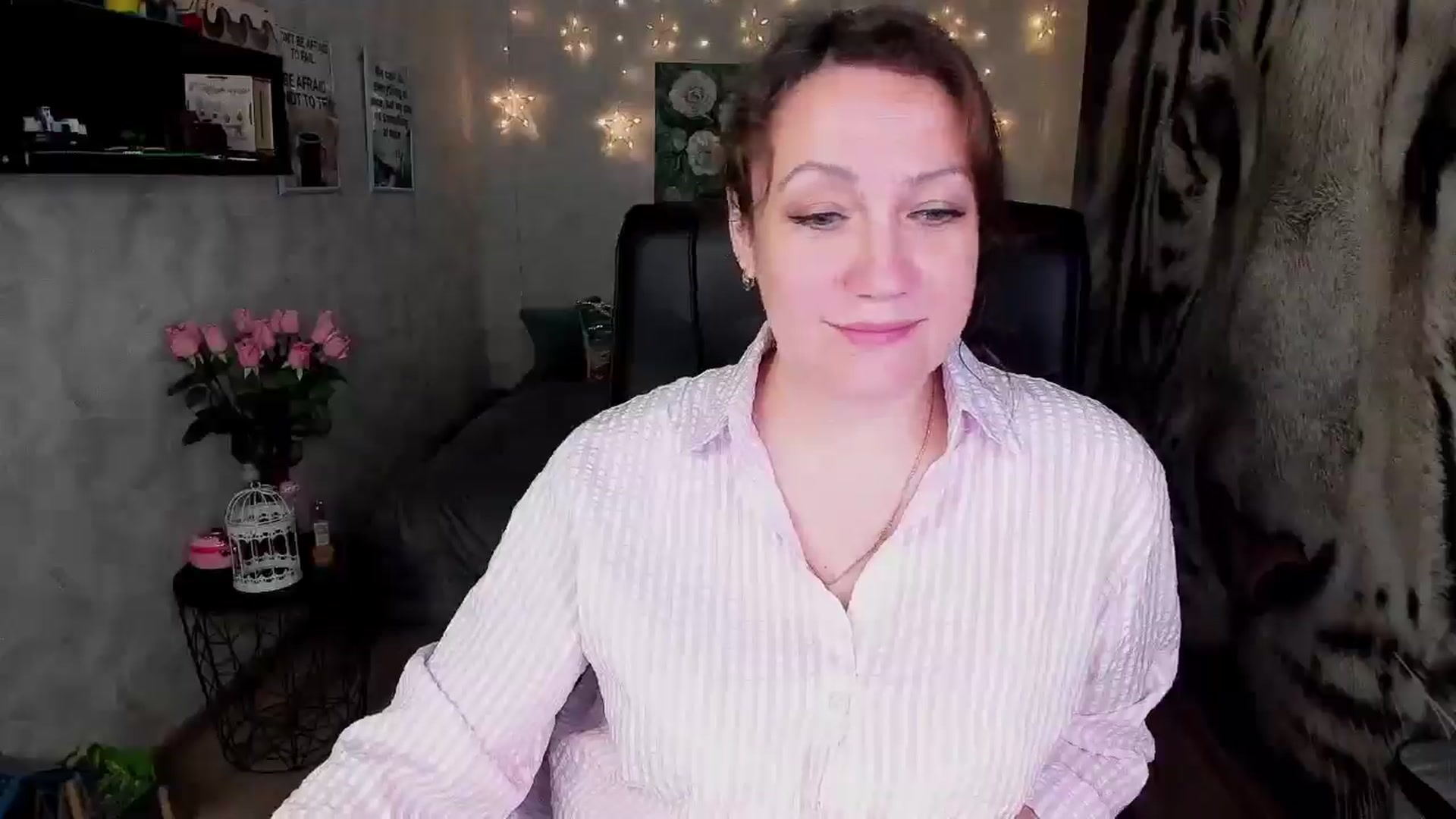 Gallery image thumbnail from AnkaSweet's myfreecams stream on, 06/25/2025, 22:04 image 5 of 20