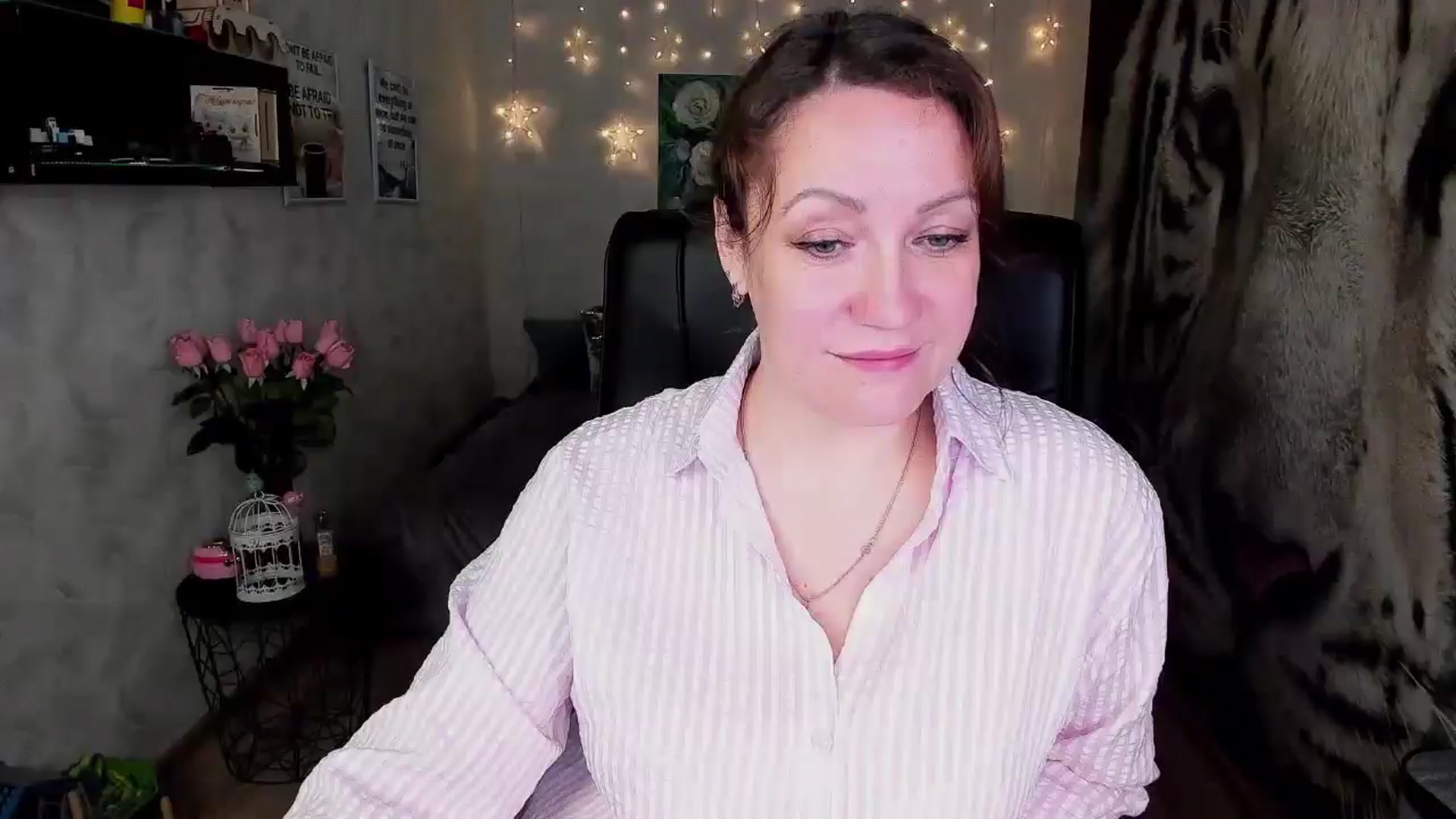 Gallery image thumbnail from AnkaSweet's myfreecams stream on, 06/25/2025, 22:44 image 2 of 20