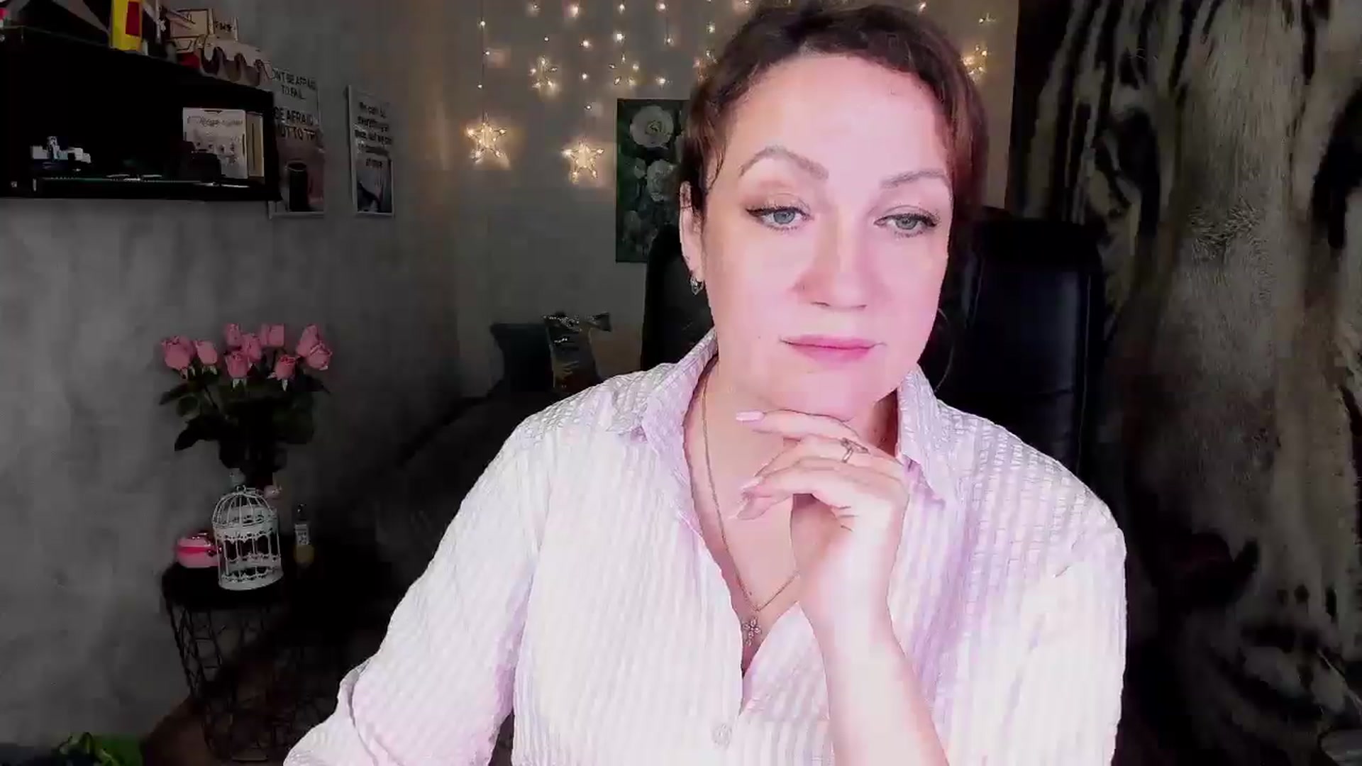 Gallery image thumbnail from AnkaSweet's myfreecams stream on, 06/26/2025, 24:00 image 3 of 20
