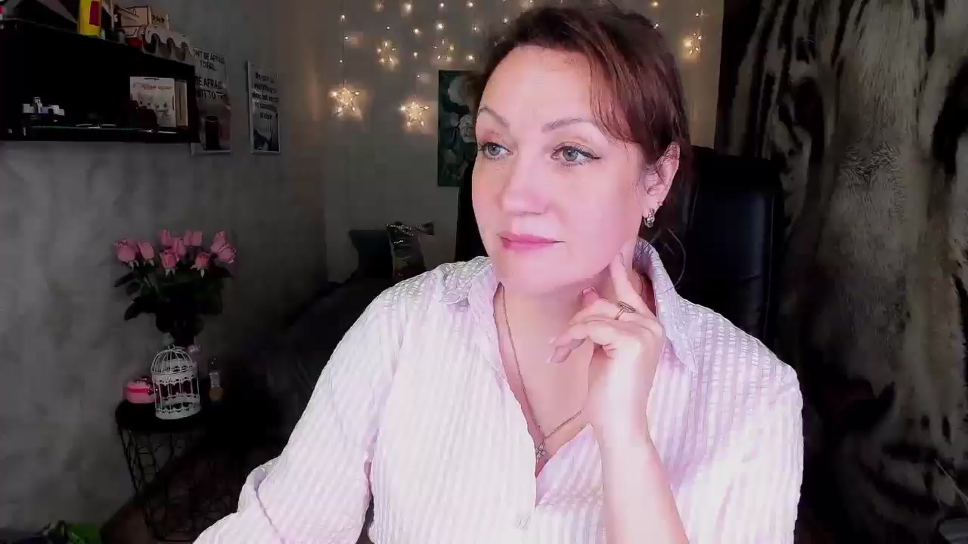 Gallery image thumbnail from AnkaSweet's myfreecams stream on, 06/26/2025, 24:00 image 4 of 20
