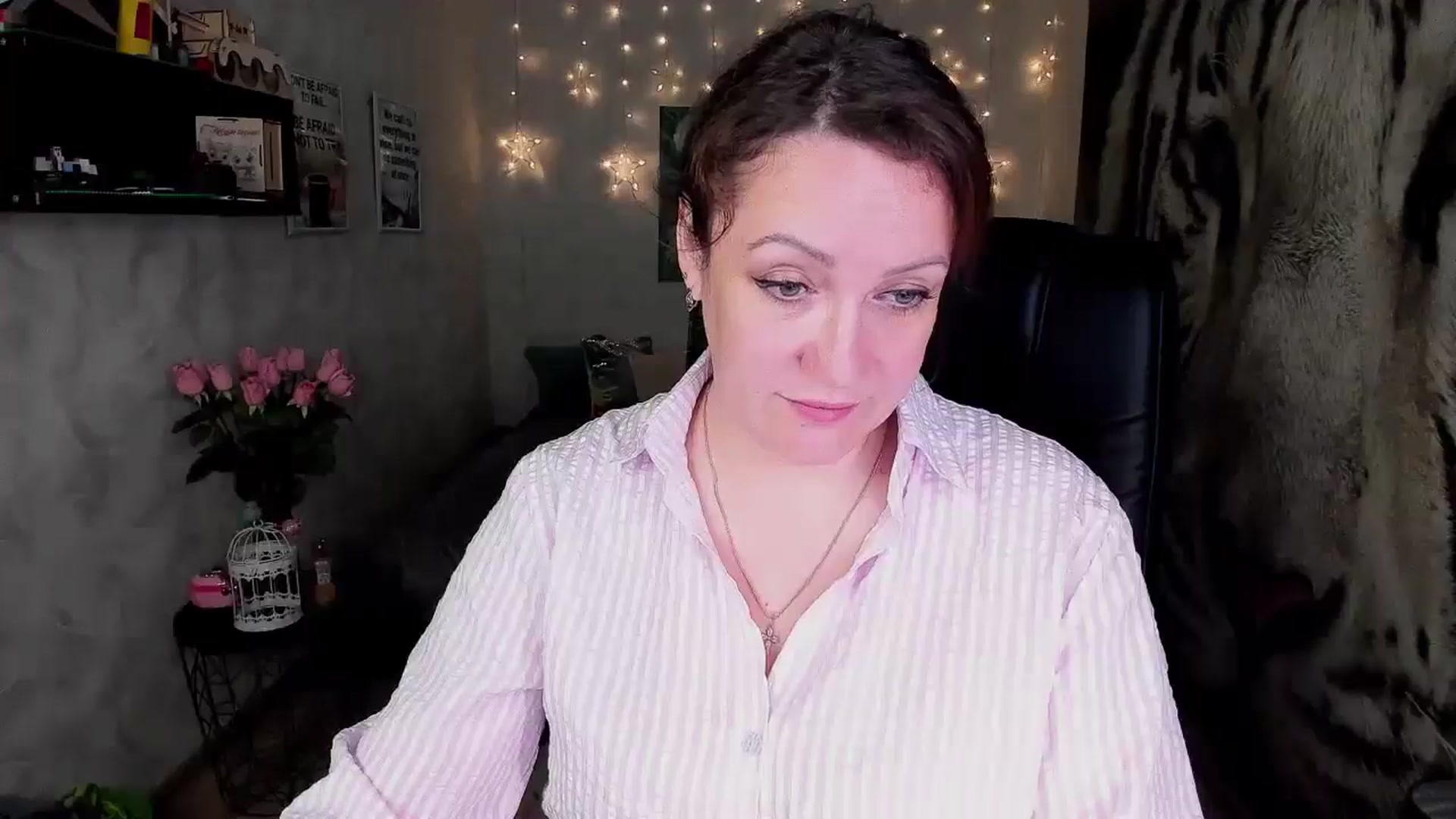 Gallery image thumbnail from AnkaSweet's myfreecams stream on, 06/26/2025, 24:00 image 5 of 20