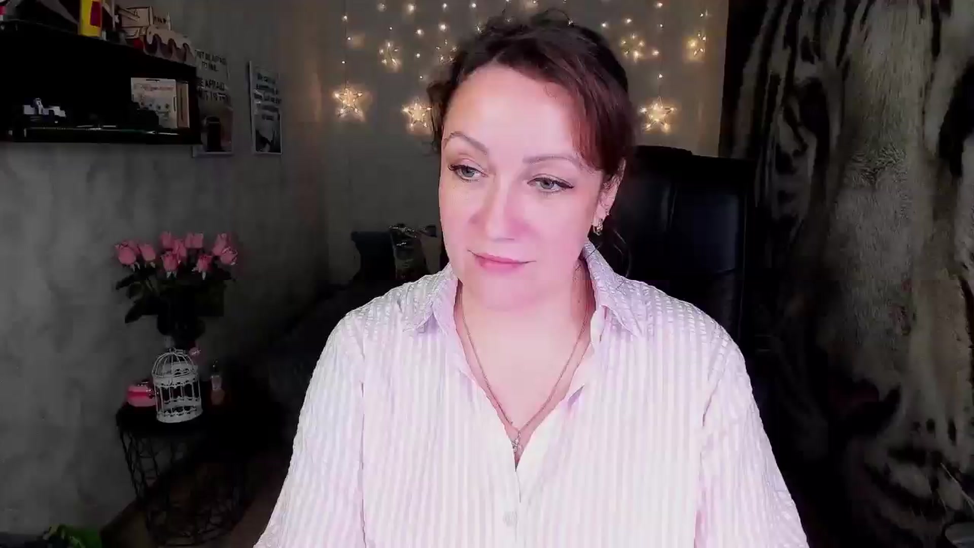 Gallery image thumbnail from AnkaSweet's myfreecams stream on, 06/26/2025, 01:01 image 1 of 20