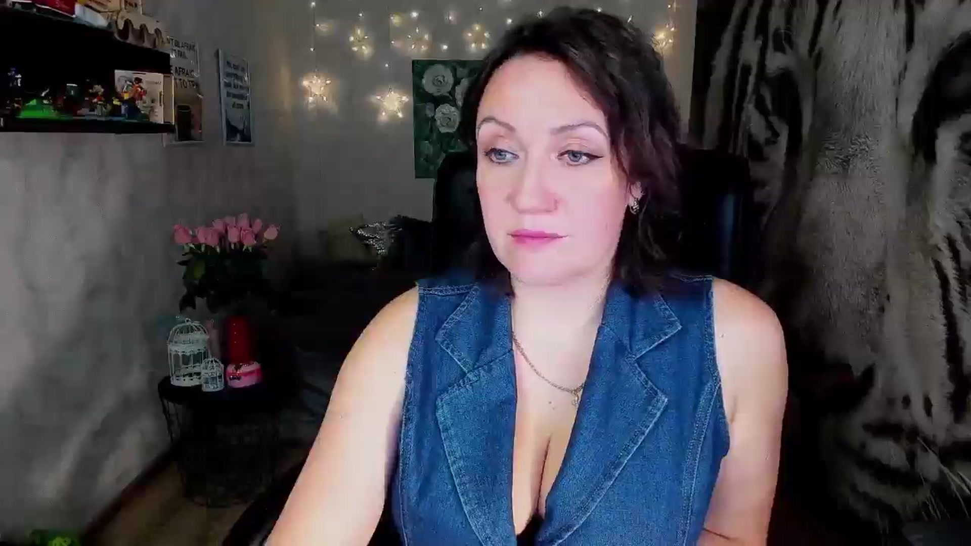 Gallery image thumbnail from AnkaSweet's myfreecams stream on, 11/21/2025, 23:25 image 9 of 20