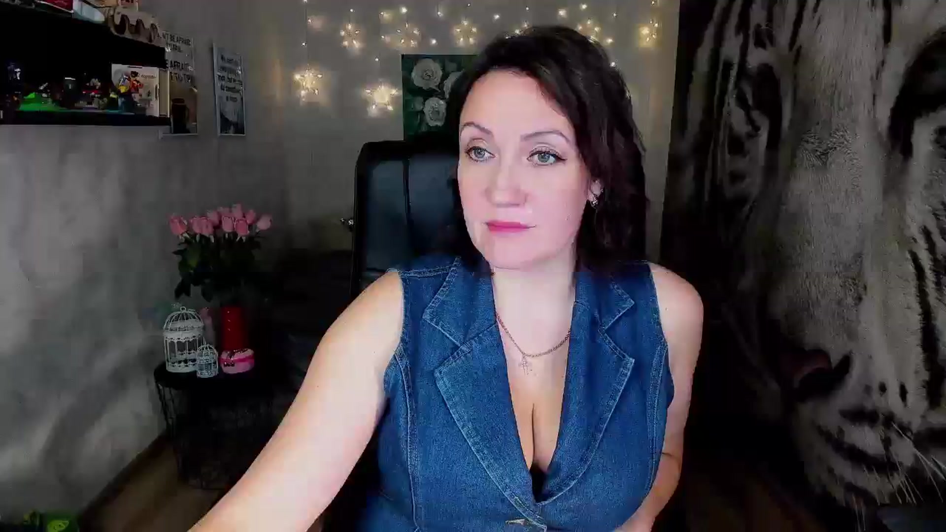 Gallery image thumbnail from AnkaSweet's myfreecams stream on, 11/21/2025, 23:25 image 2 of 20