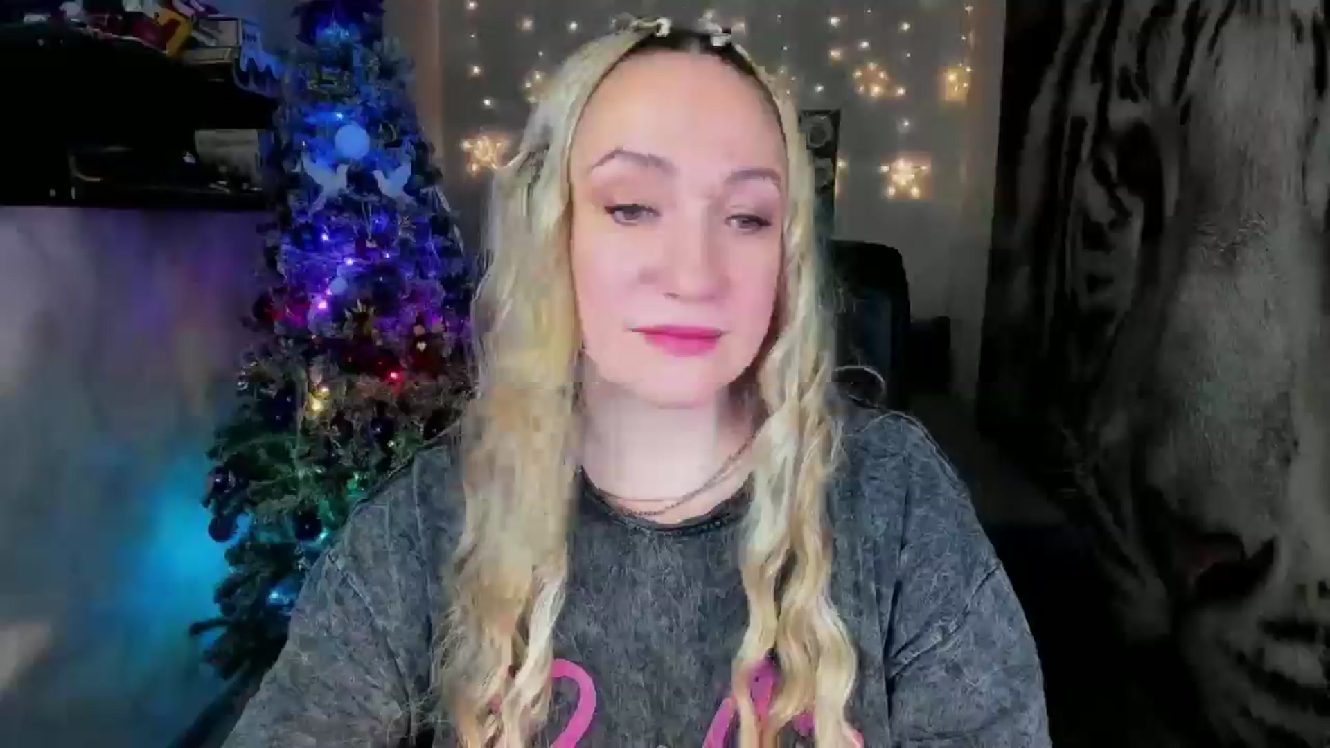 Gallery image thumbnail from AnkaSweet's myfreecams stream on, 12/25/2025, 08:46 image 9 of 20