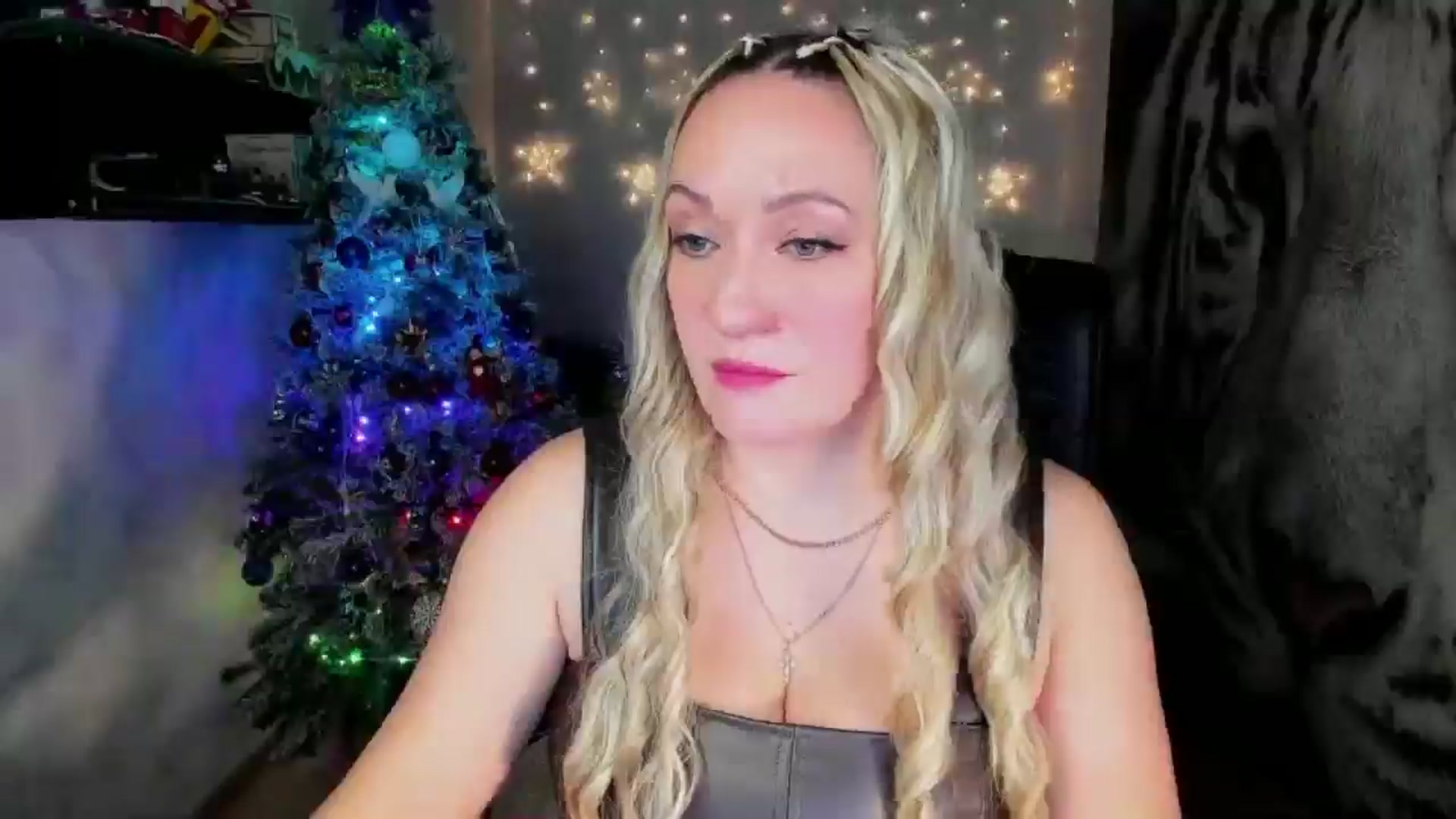 Gallery image thumbnail from AnkaSweet's myfreecams stream on, 12/25/2025, 20:03 image 6 of 20