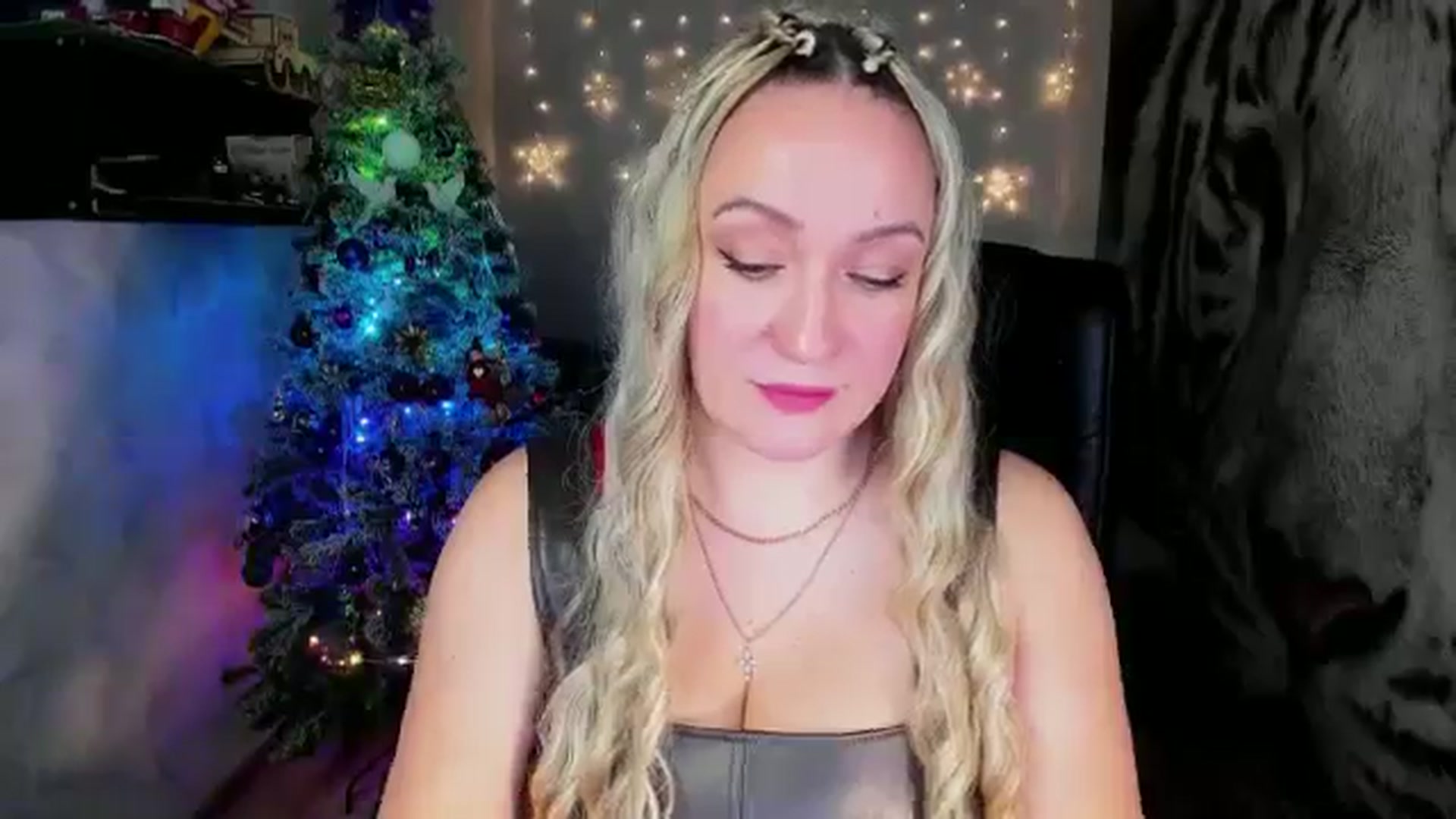 Gallery image thumbnail from AnkaSweet's myfreecams stream on, 12/25/2025, 20:03 image 20 of 20