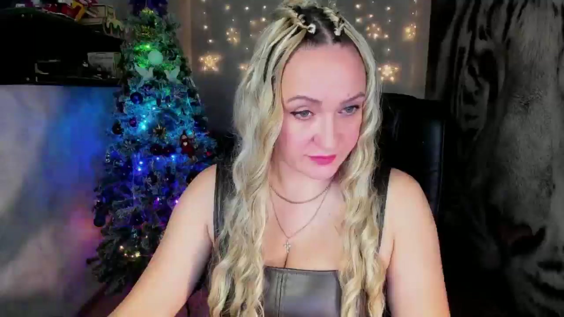 Gallery image thumbnail from AnkaSweet's myfreecams stream on, 12/25/2025, 20:03 image 4 of 20