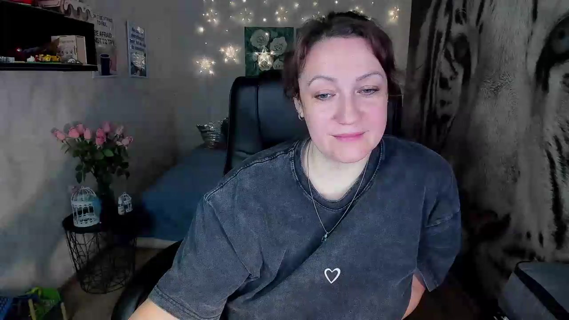 Gallery image thumbnail from AnkaSweet's myfreecams stream on, 06/24/2026, 23:19 image 18 of 20