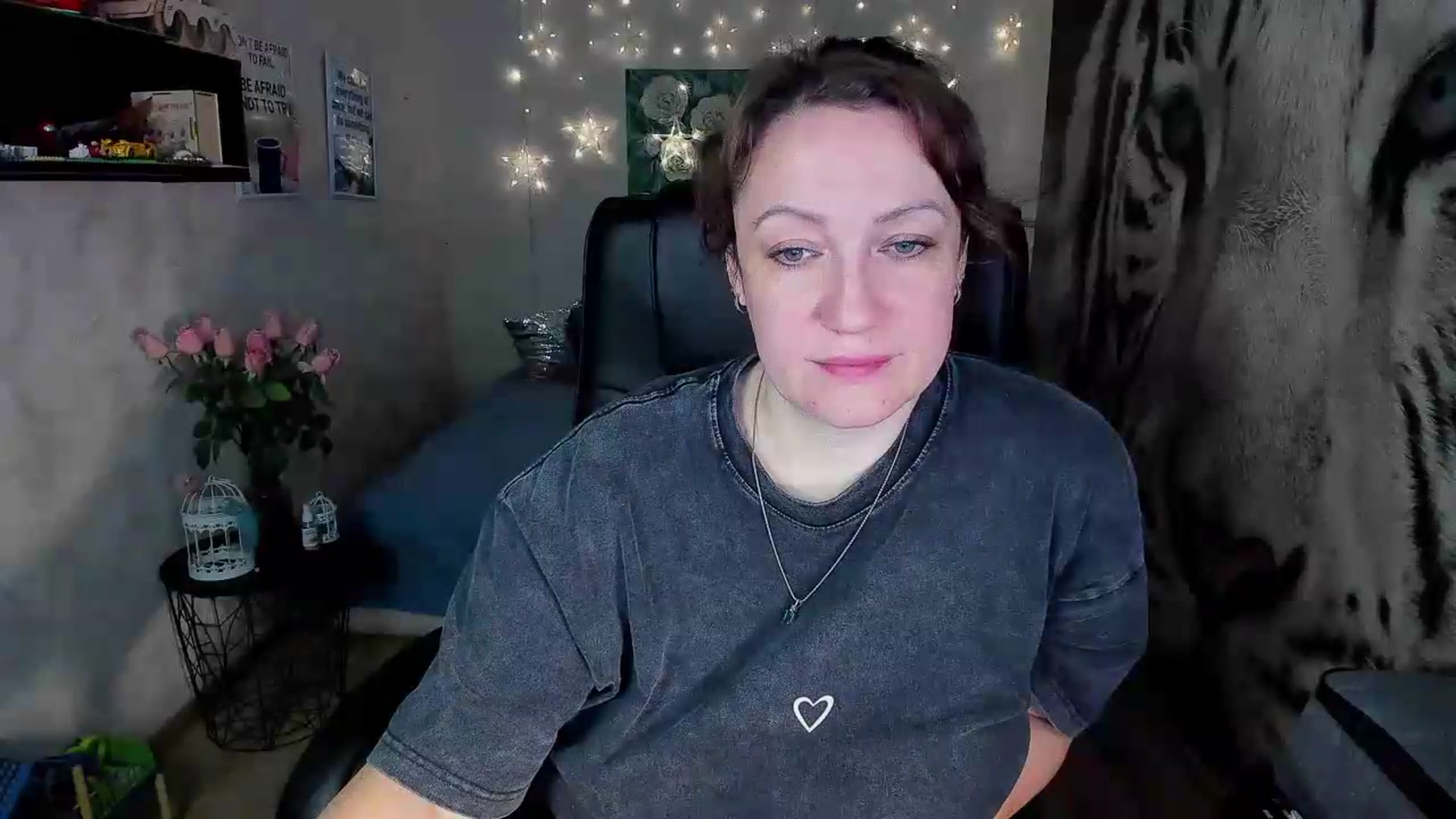 Gallery image thumbnail from AnkaSweet's myfreecams stream on, 06/24/2026, 23:19 image 13 of 20