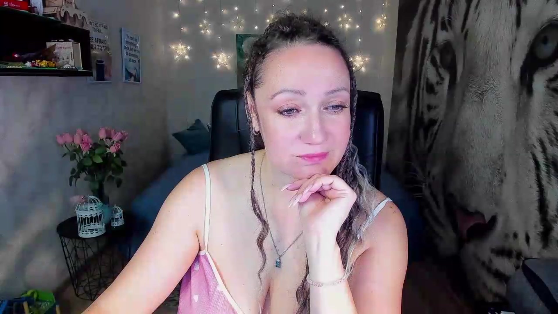 Gallery image thumbnail from AnkaSweet's myfreecams stream on, 07/08/2026, 21:17 image 12 of 20