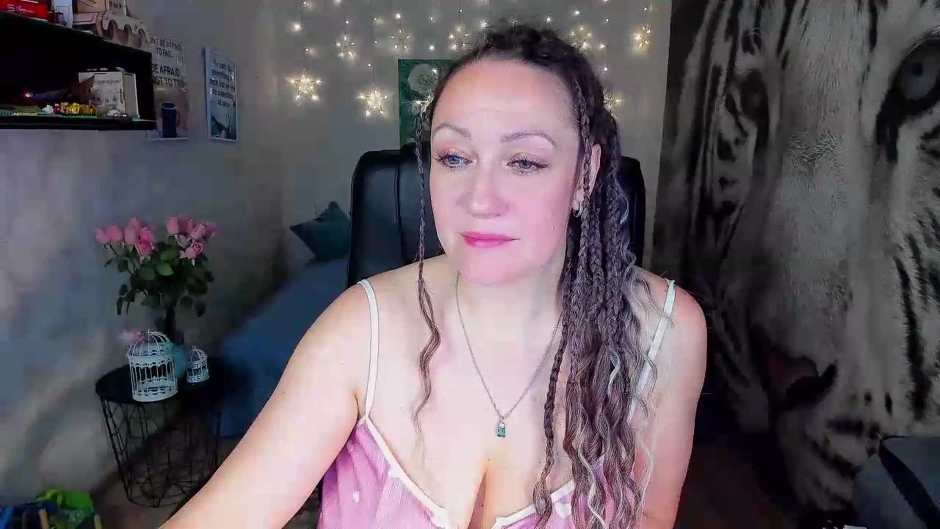 Gallery image thumbnail from AnkaSweet's myfreecams stream on, 07/08/2026, 21:17 image 14 of 20