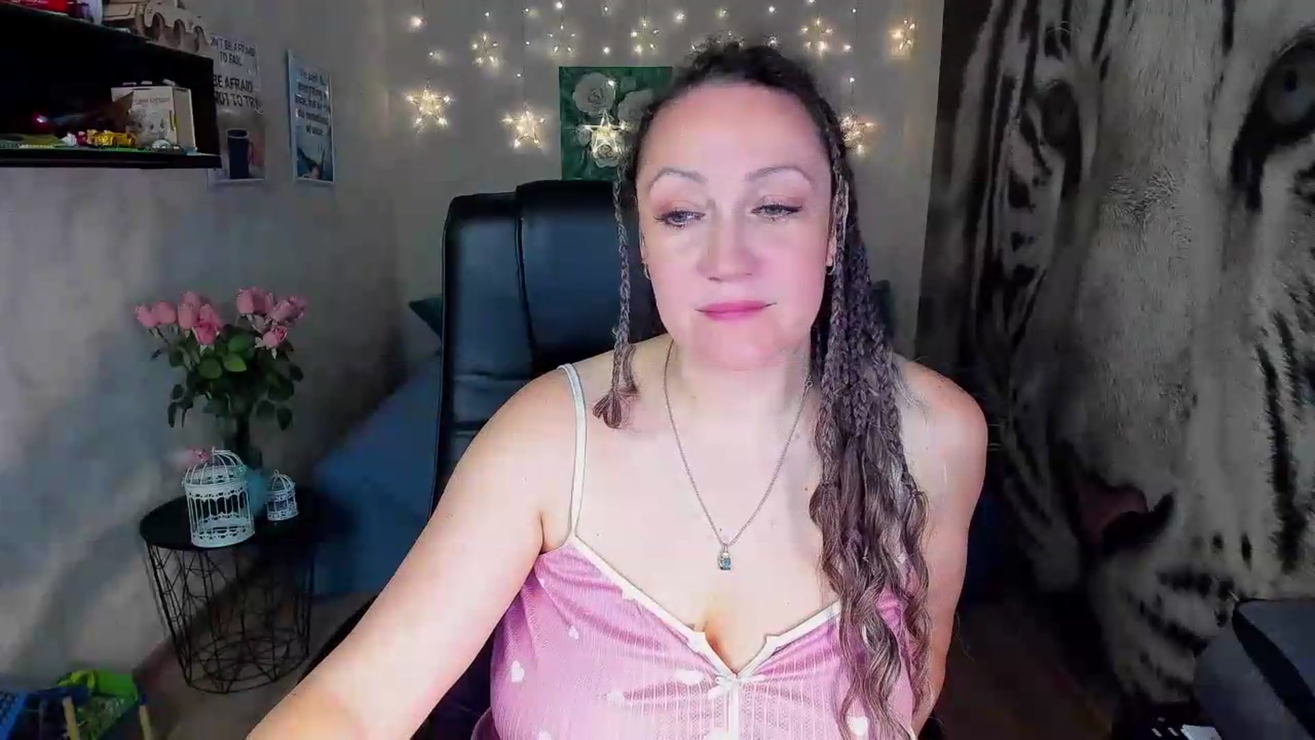 Gallery image thumbnail from AnkaSweet's myfreecams stream on, 07/08/2026, 22:15 image 11 of 20