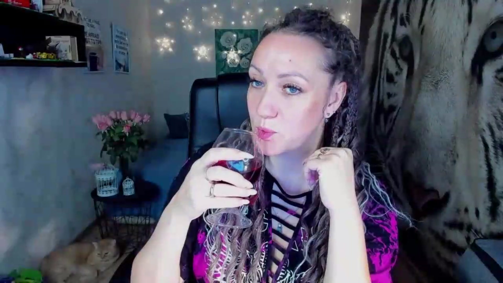Gallery image thumbnail from AnkaSweet's myfreecams stream on, 08/05/2026, 24:49 image 18 of 20