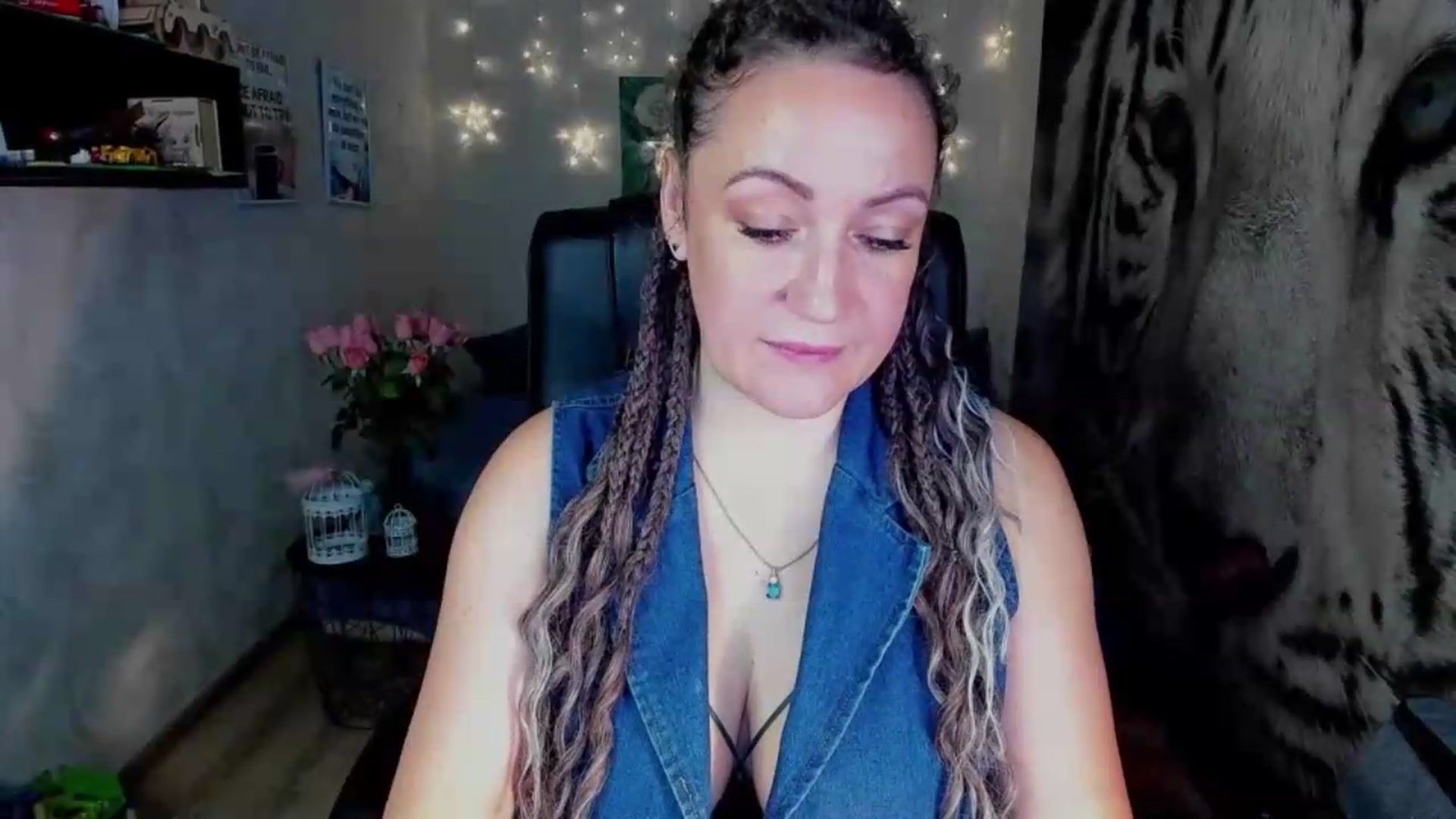 Gallery image thumbnail from AnkaSweet's myfreecams stream on, 08/06/2026, 23:49 image 5 of 20