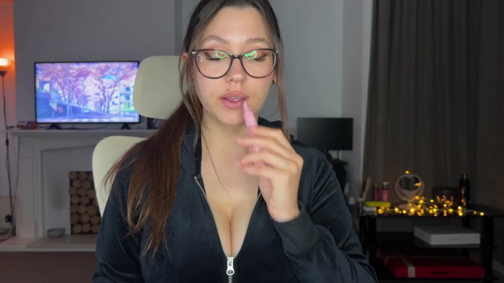 Gallery image thumbnail from AnnAngel1's myfreecams stream on, 09/22/2025, 21:04 image 4 of 20