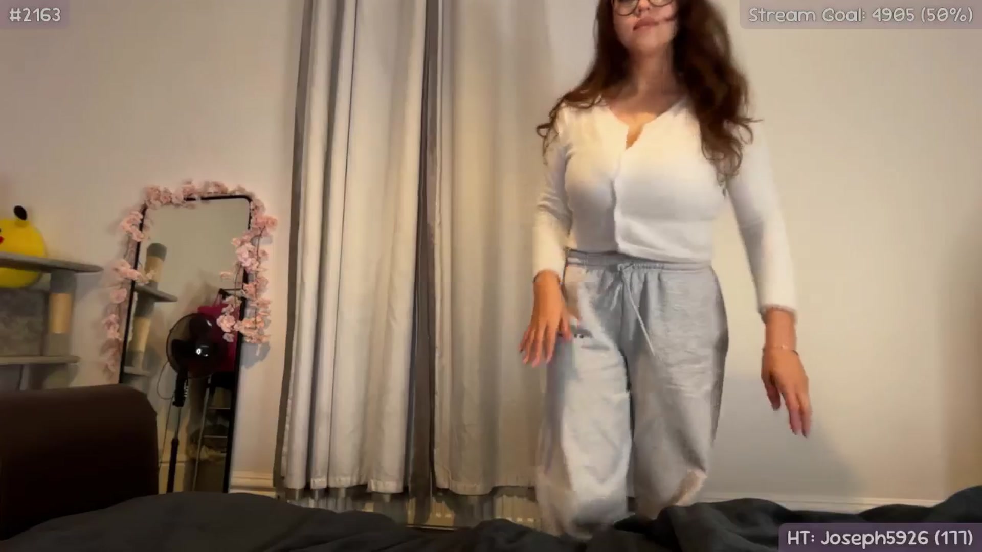 Gallery image thumbnail from AnnAngel1's myfreecams stream on, 10/06/2025, 17:34 image 7 of 20