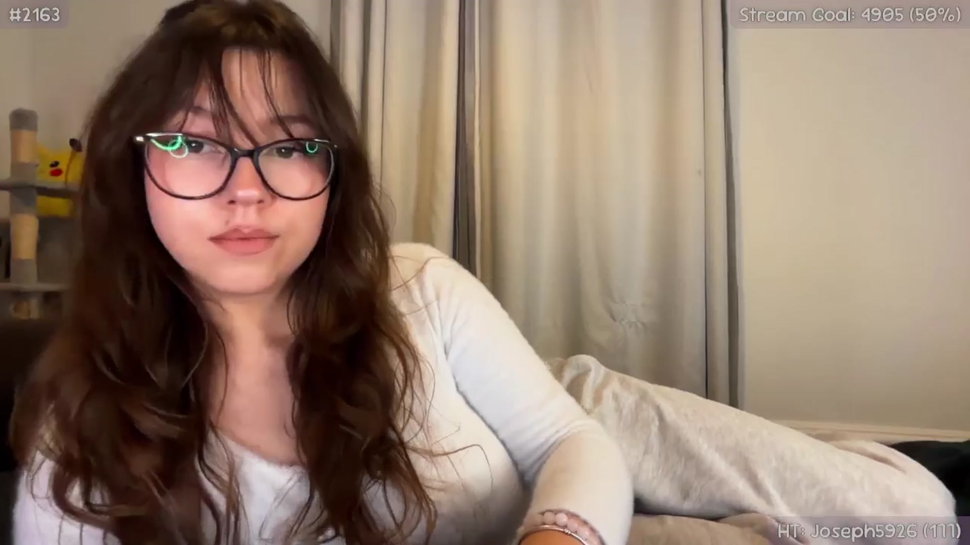 Gallery image thumbnail from AnnAngel1's myfreecams stream on, 10/06/2025, 17:34 image 13 of 20