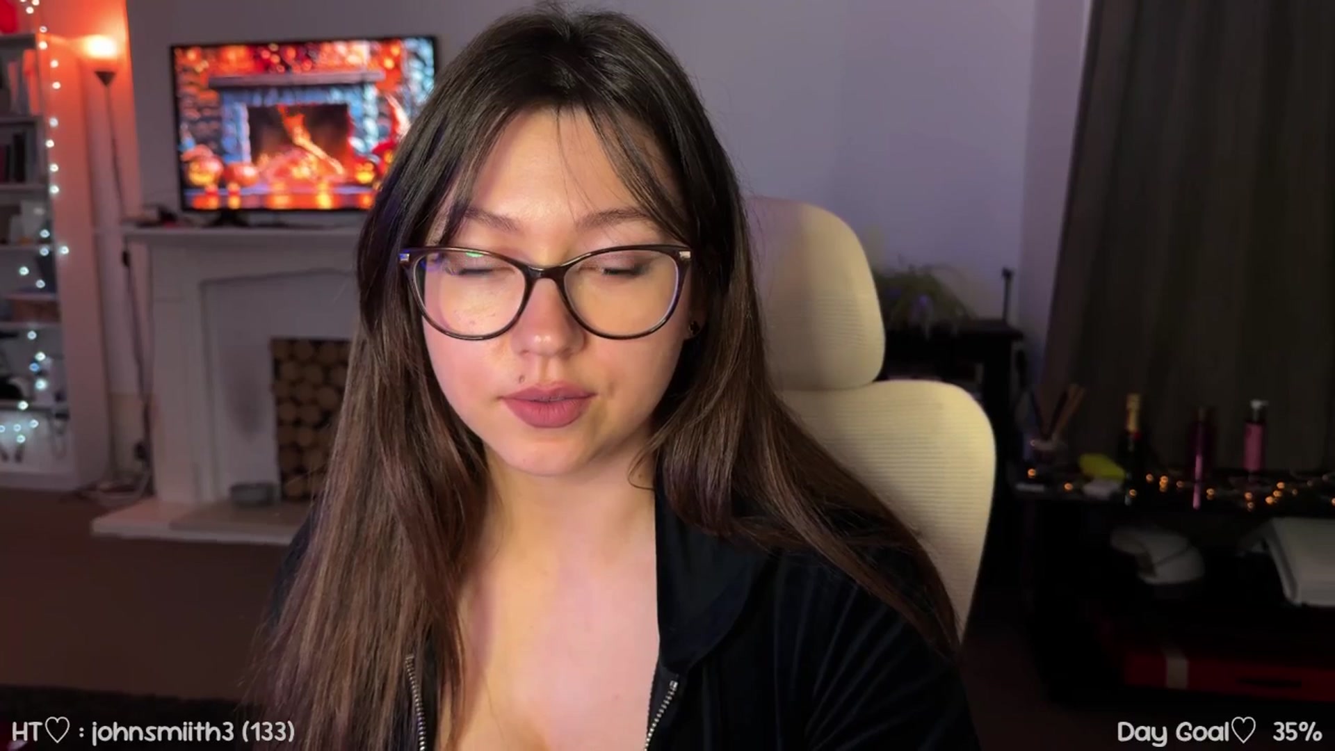 Gallery image thumbnail from AnnAngel1's myfreecams stream on, 10/28/2025, 16:34 image 18 of 20
