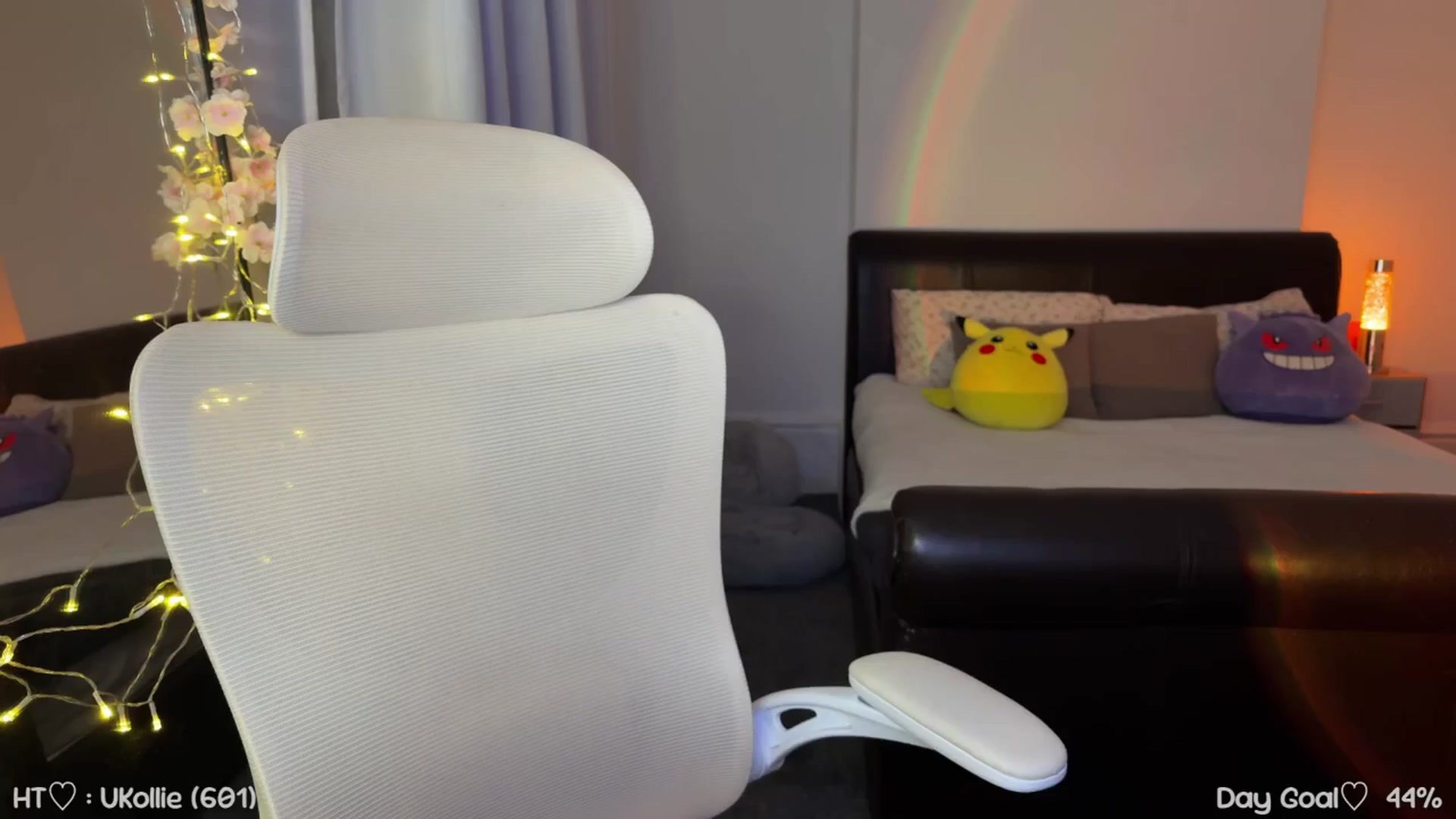 Gallery image thumbnail from AnnAngel1's myfreecams stream on, 10/30/2025, 19:03 image 17 of 20