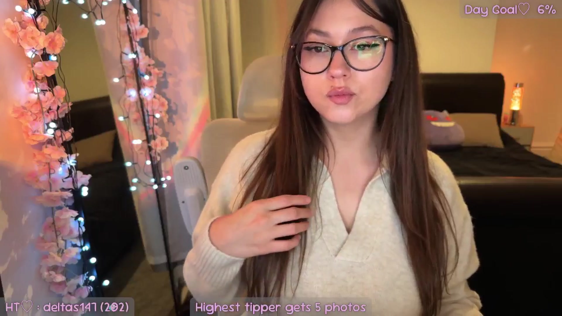 Gallery image thumbnail from AnnAngel1's myfreecams stream on, 11/21/2025, 18:49 image 4 of 20