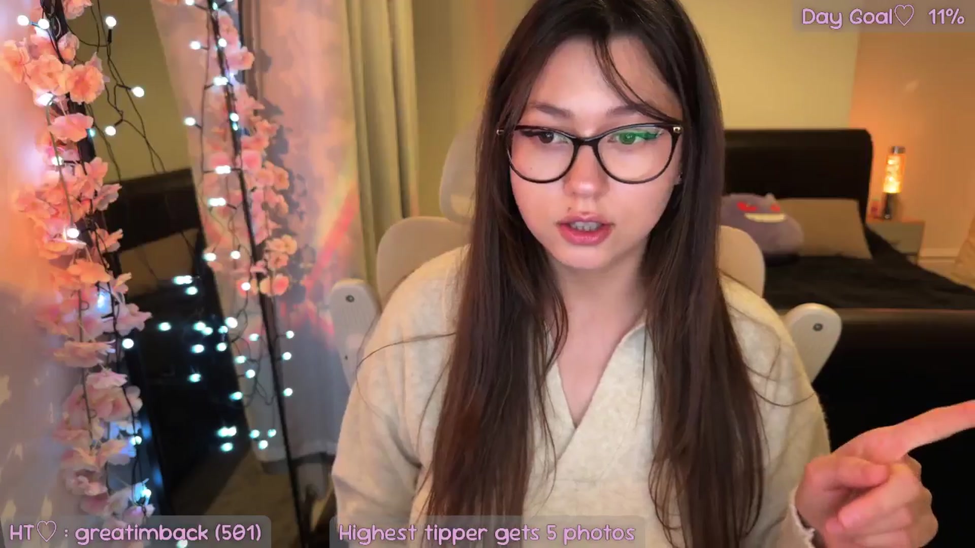 Gallery image thumbnail from AnnAngel1's myfreecams stream on, 11/21/2025, 18:49 image 16 of 20