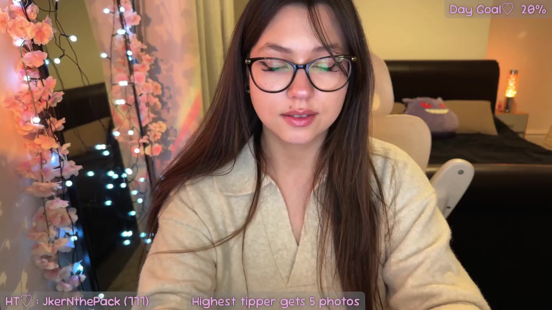 Gallery image thumbnail from AnnAngel1's myfreecams stream on, 11/21/2025, 19:49 image 14 of 20