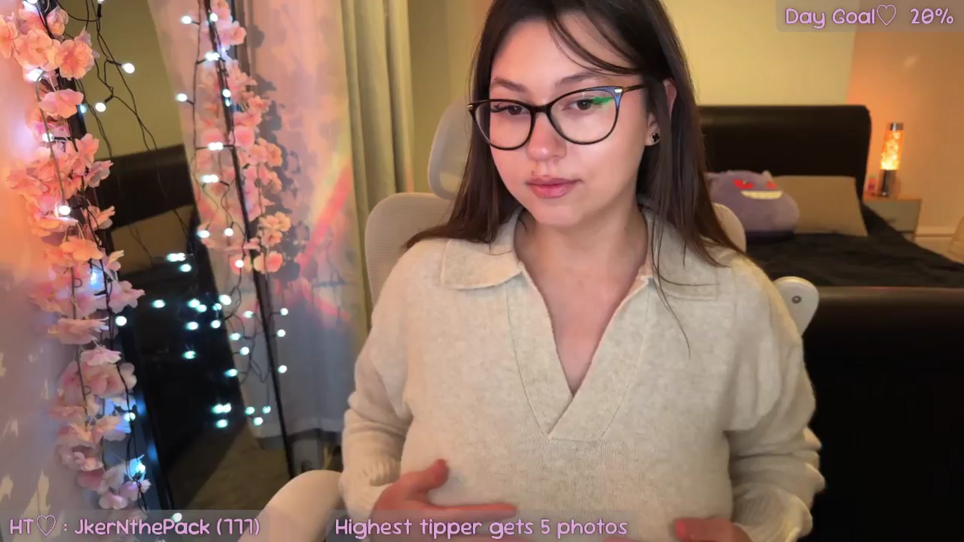 Gallery image thumbnail from AnnAngel1's myfreecams stream on, 11/21/2025, 19:49 image 17 of 20