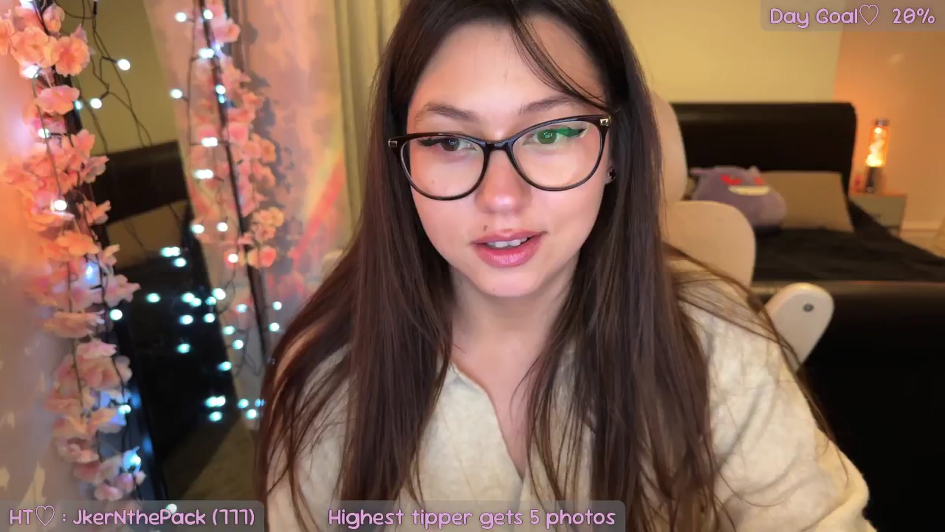 Gallery image thumbnail from AnnAngel1's myfreecams stream on, 11/21/2025, 19:49 image 10 of 20