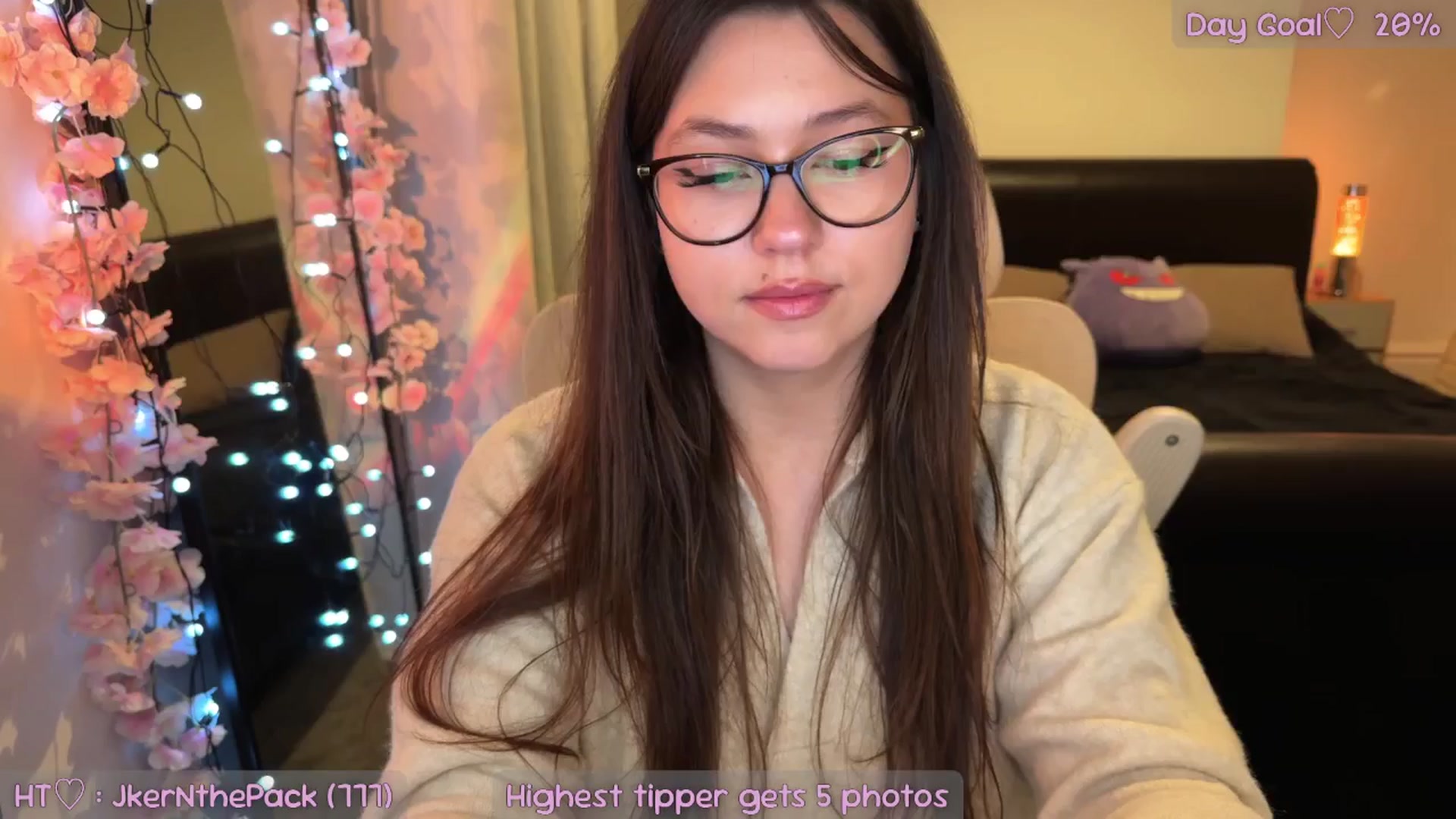 Gallery image thumbnail from AnnAngel1's myfreecams stream on, 11/21/2025, 19:49 image 16 of 20