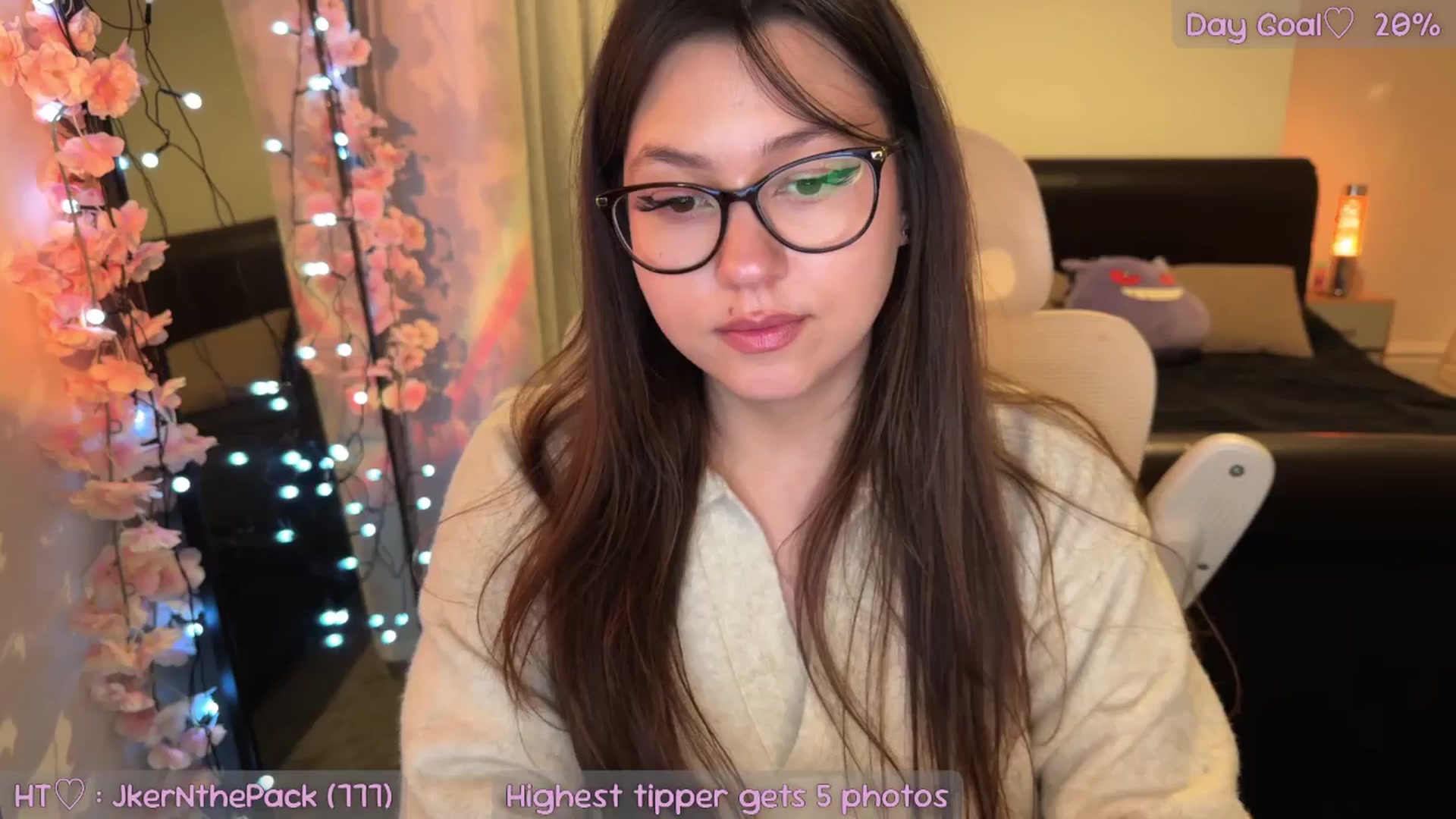 Gallery image thumbnail from AnnAngel1's myfreecams stream on, 11/21/2025, 19:49 image 12 of 20