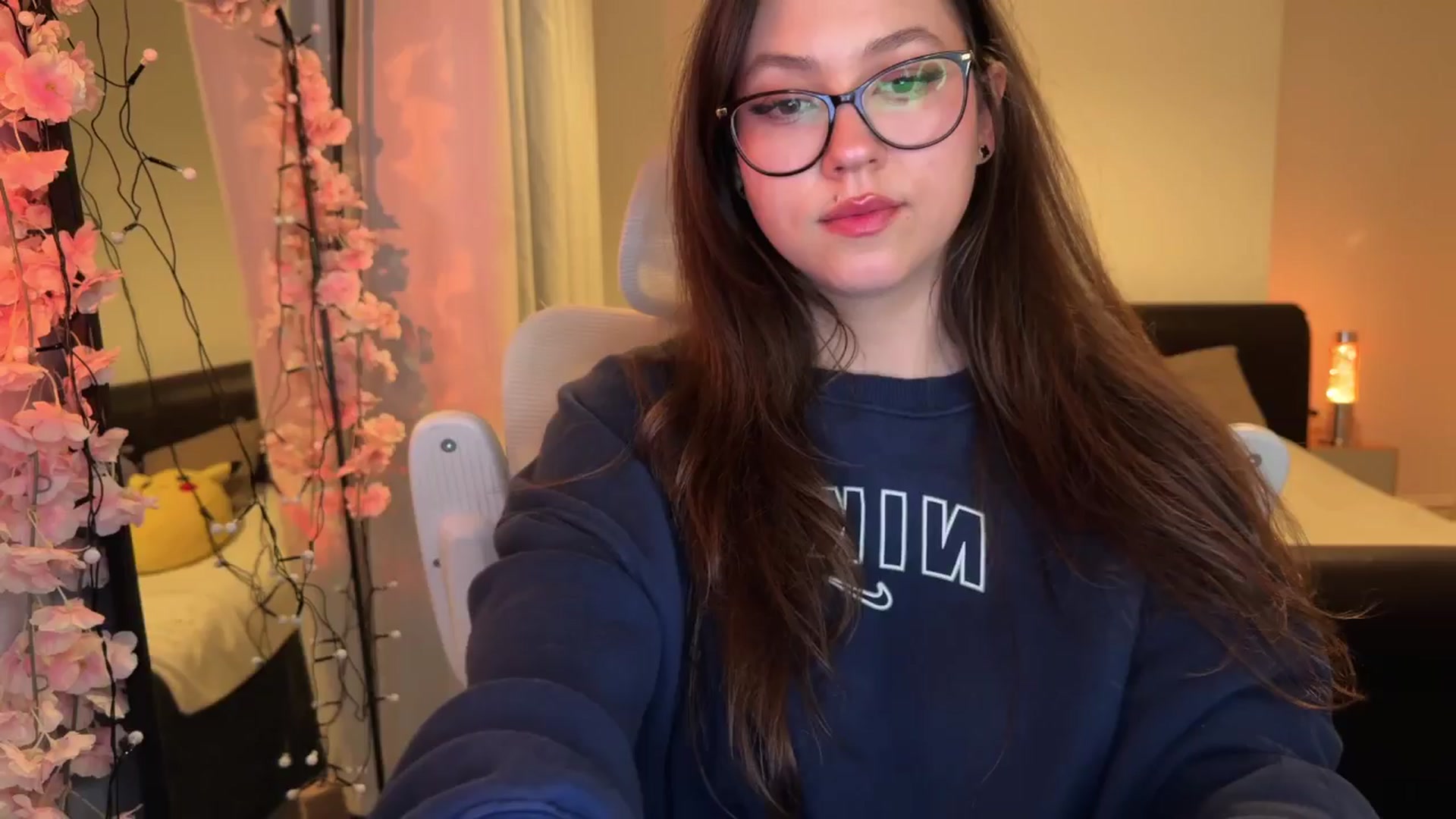 Gallery image thumbnail from AnnAngel1's myfreecams stream on, 12/03/2025, 20:46 image 2 of 20