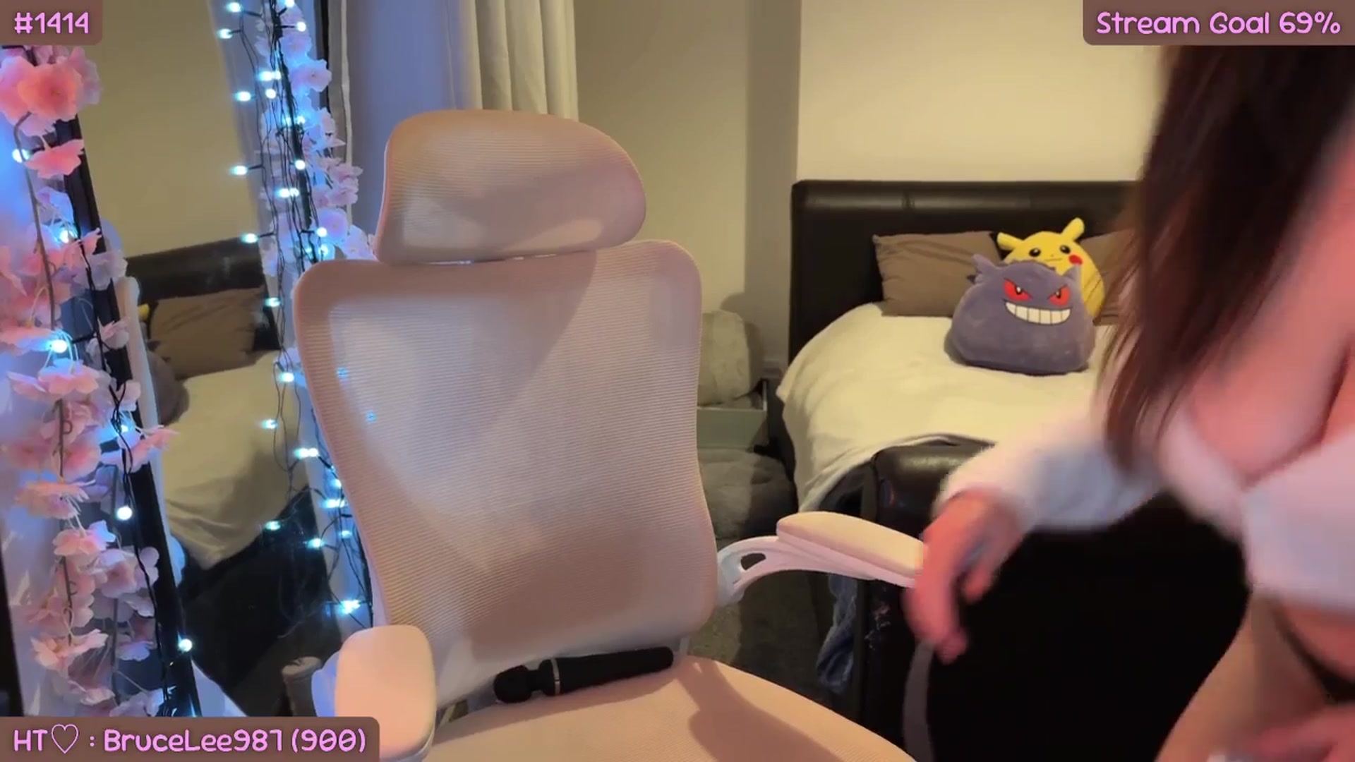 Gallery image thumbnail from AnnAngel1's myfreecams stream on, 12/24/2025, 01:09 image 19 of 20