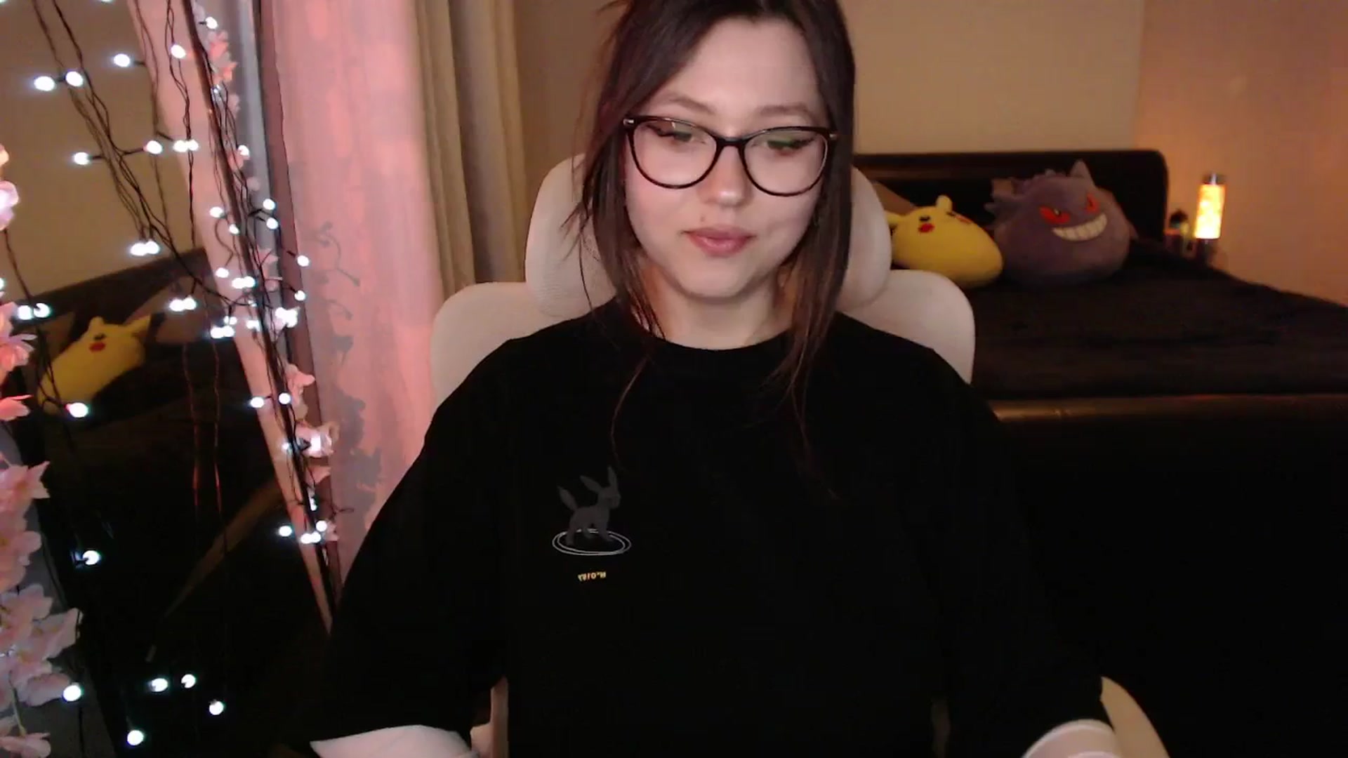 Gallery image thumbnail from AnnAngel1's myfreecams stream on, 04/07/2026, 19:43 image 17 of 20