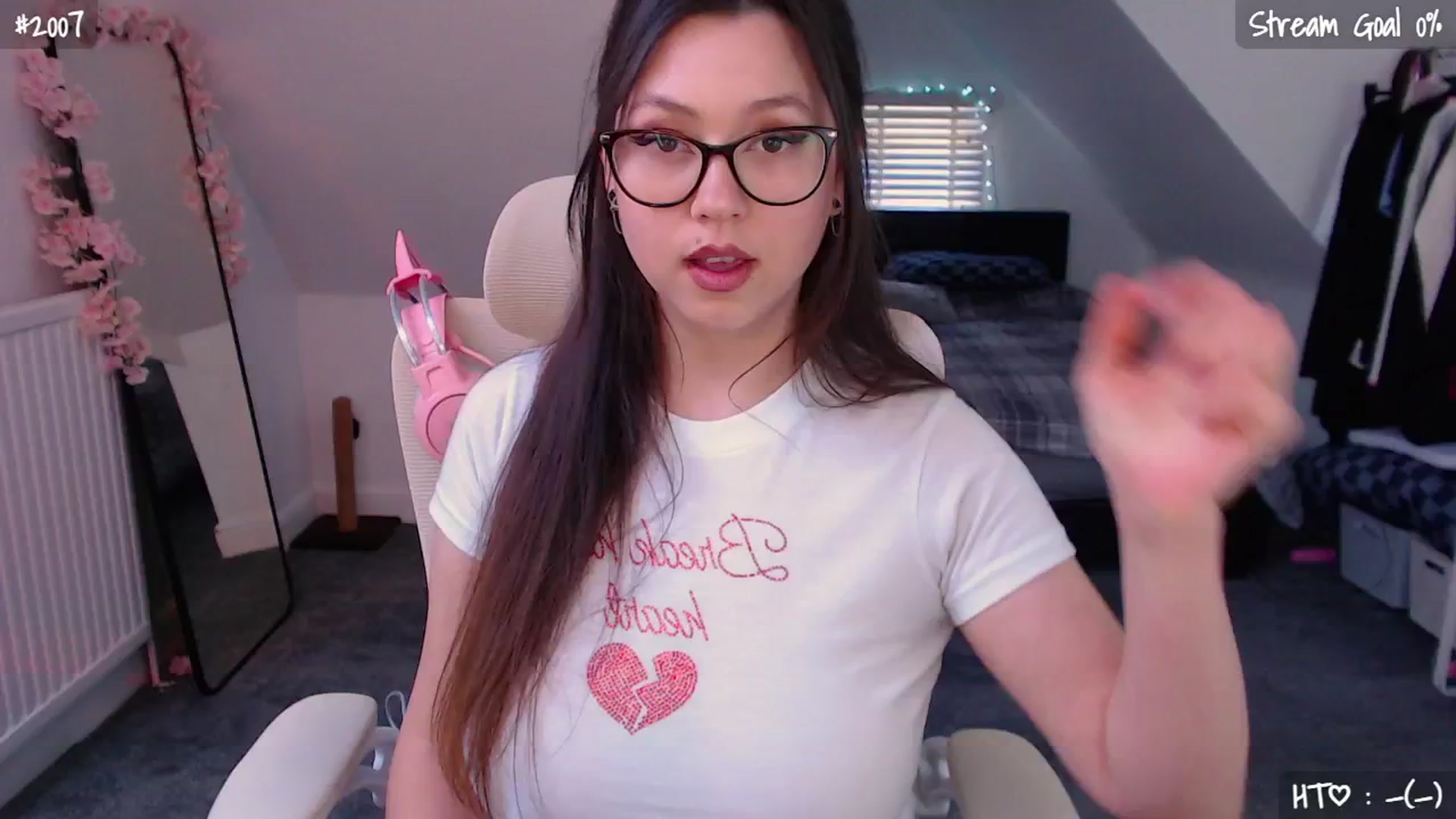 Gallery image thumbnail from AnnAngel1's myfreecams stream on, 04/24/2026, 12:50 image 6 of 20