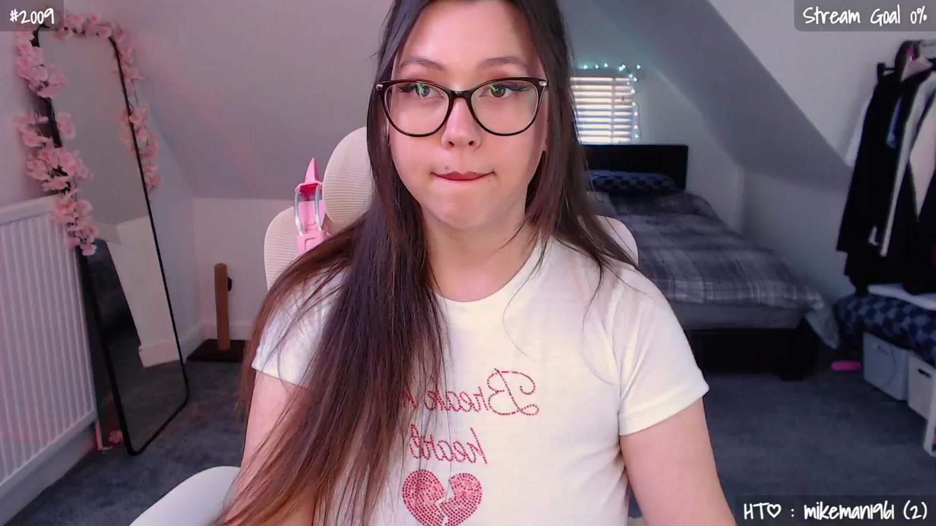 Gallery image thumbnail from AnnAngel1's myfreecams stream on, 04/24/2026, 12:50 image 15 of 20