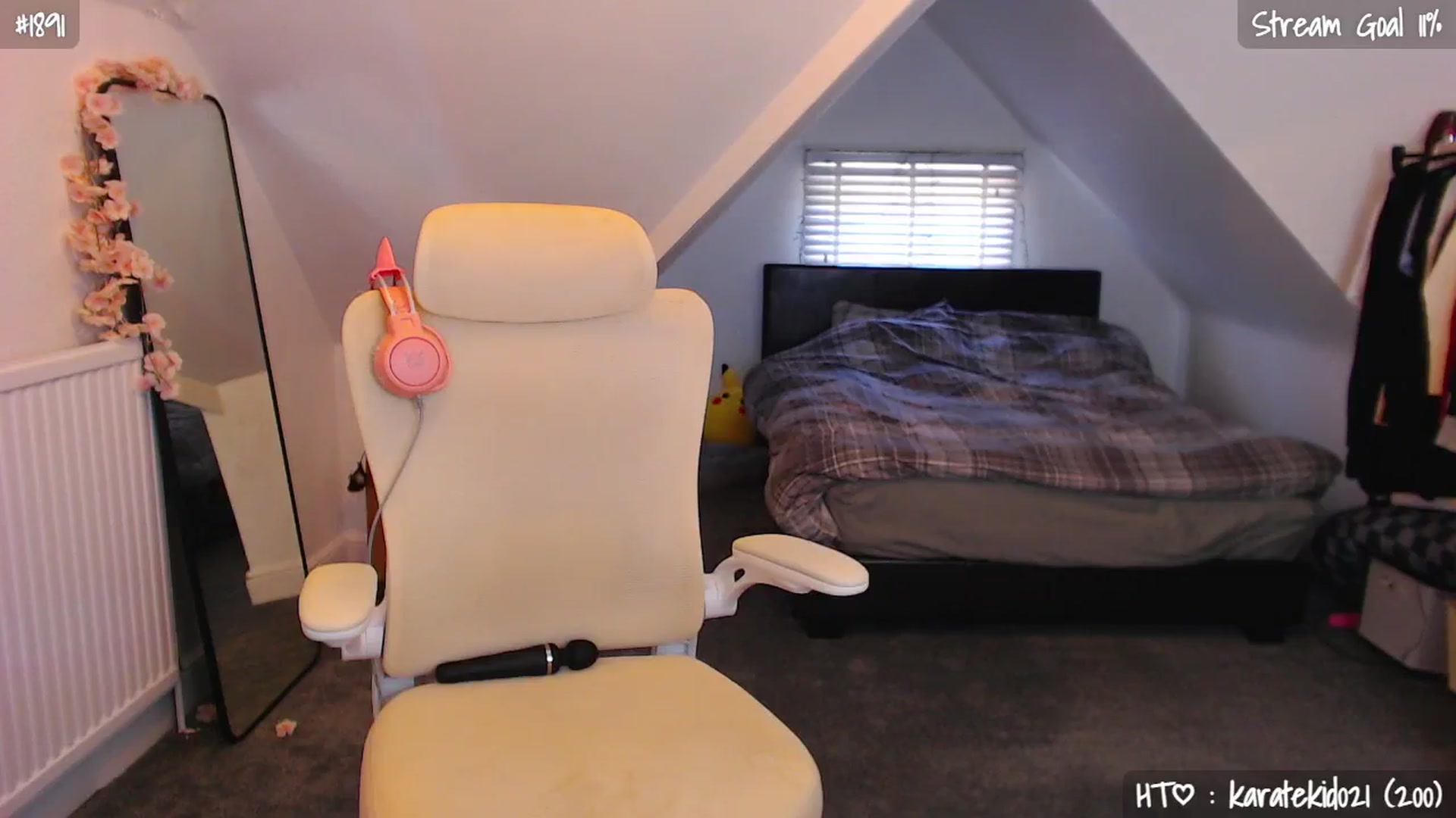 Gallery image thumbnail from AnnAngel1's myfreecams stream on, 04/27/2026, 12:31 image 12 of 20
