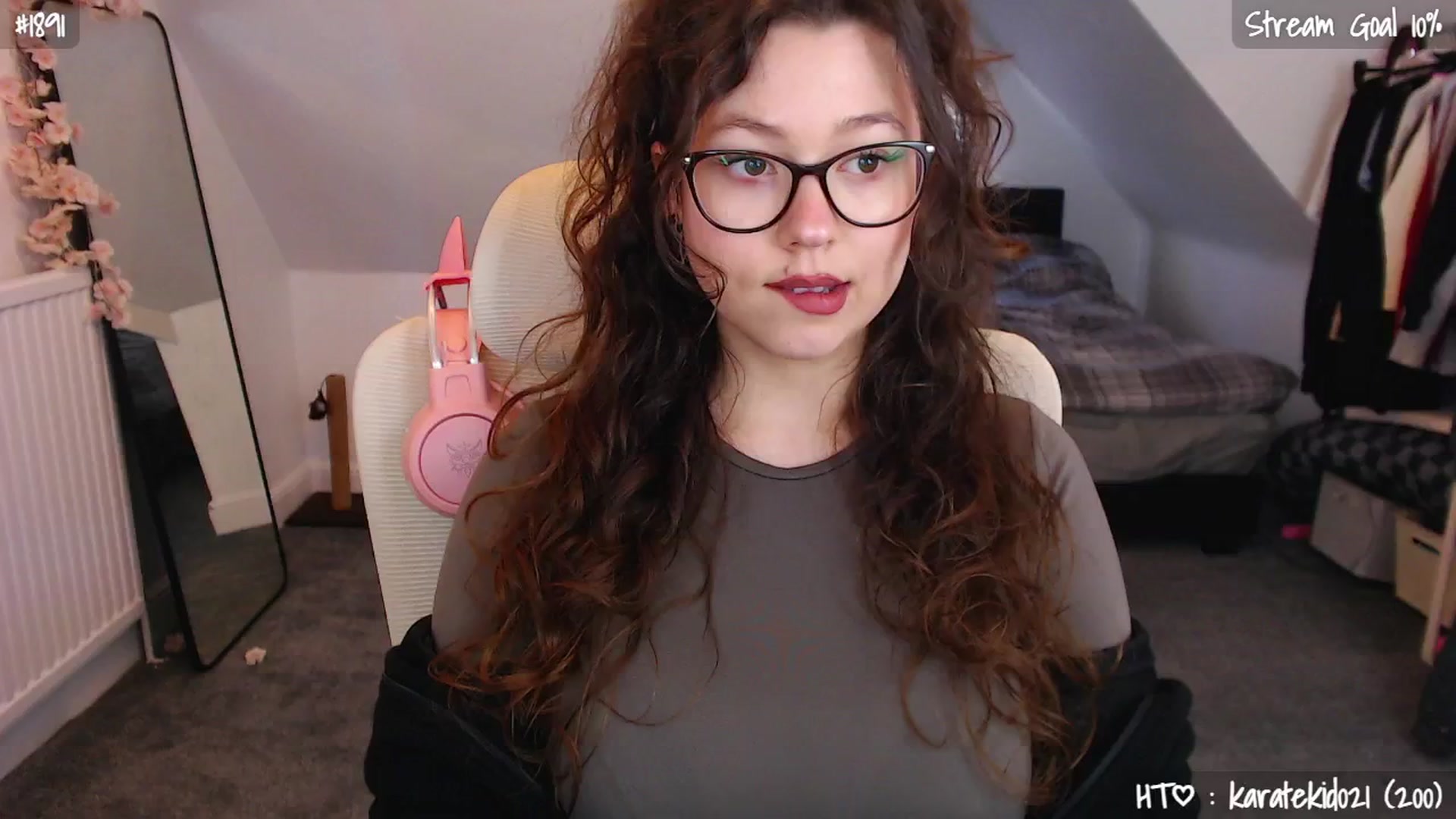 Gallery image thumbnail from AnnAngel1's myfreecams stream on, 04/27/2026, 12:31 image 1 of 20