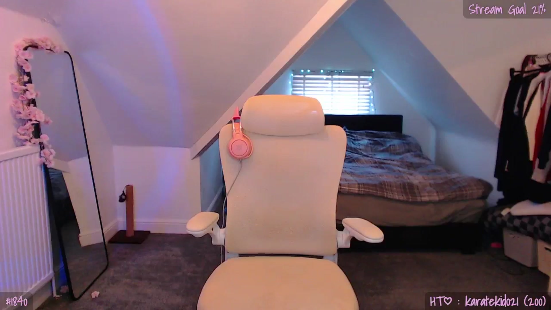 Gallery image thumbnail from AnnAngel1's myfreecams stream on, 04/27/2026, 16:57 image 4 of 20