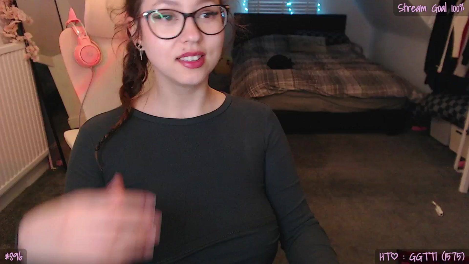 Gallery image thumbnail from AnnAngel1's myfreecams stream on, 04/28/2026, 19:17 image 14 of 20