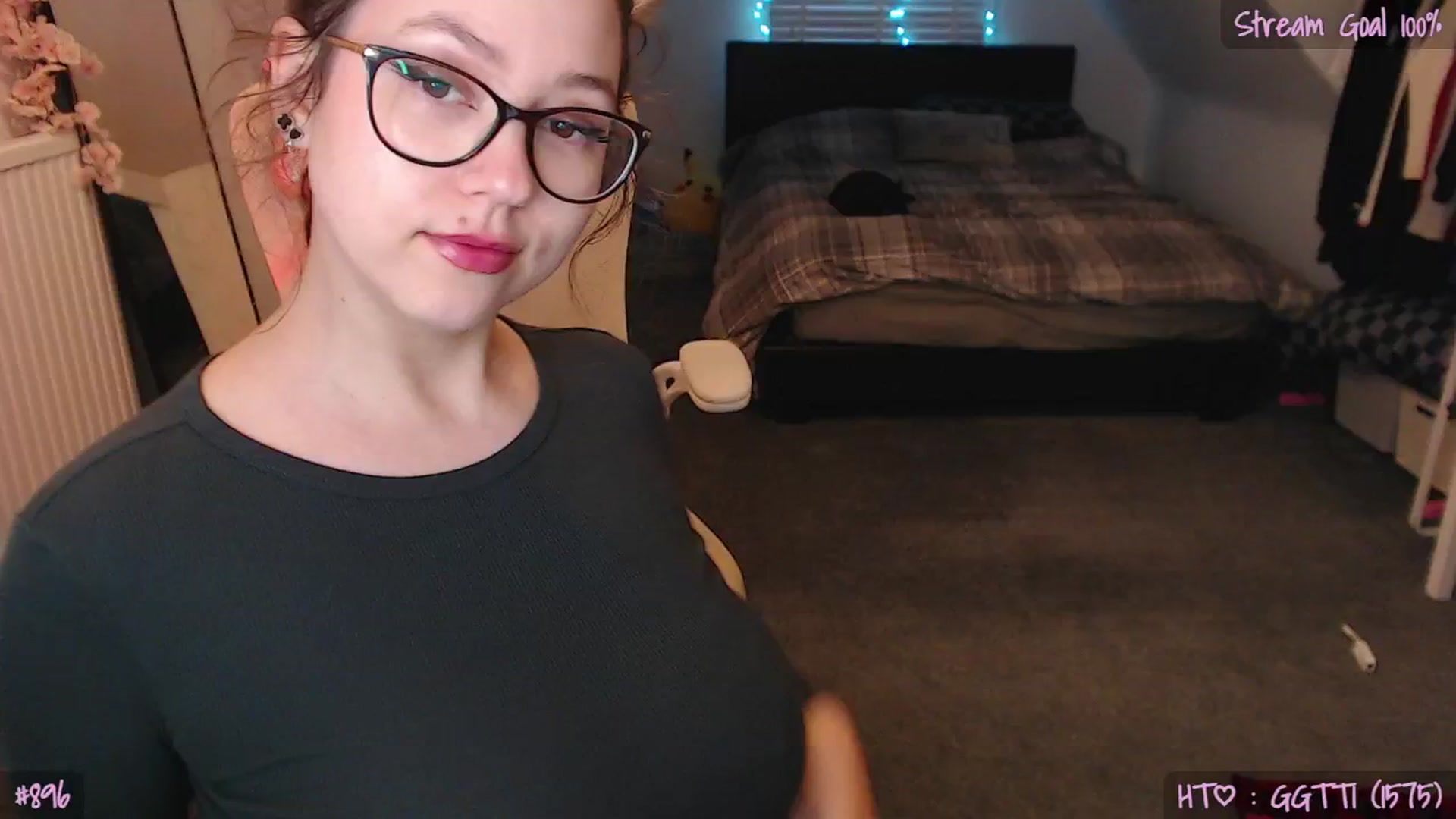 Gallery image thumbnail from AnnAngel1's myfreecams stream on, 04/28/2026, 19:17 image 16 of 20