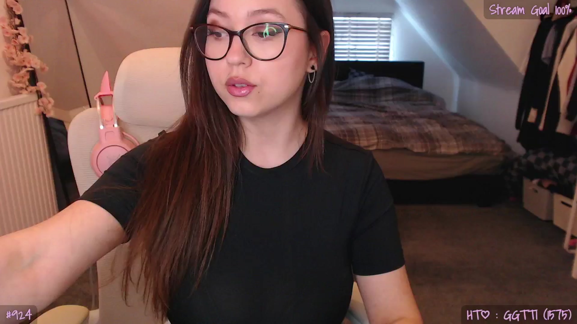 Gallery image thumbnail from AnnAngel1's myfreecams stream on, 04/29/2026, 15:19 image 1 of 20